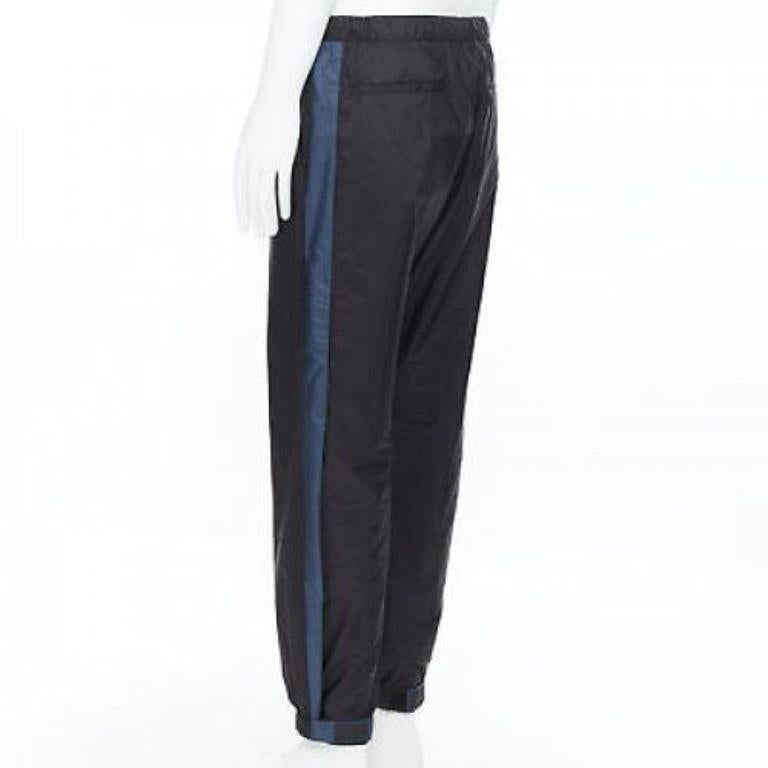 PRADA 2018 noir bleu pantalon de survêtement en gabardine à bandes latérales en nylon L en vente 1