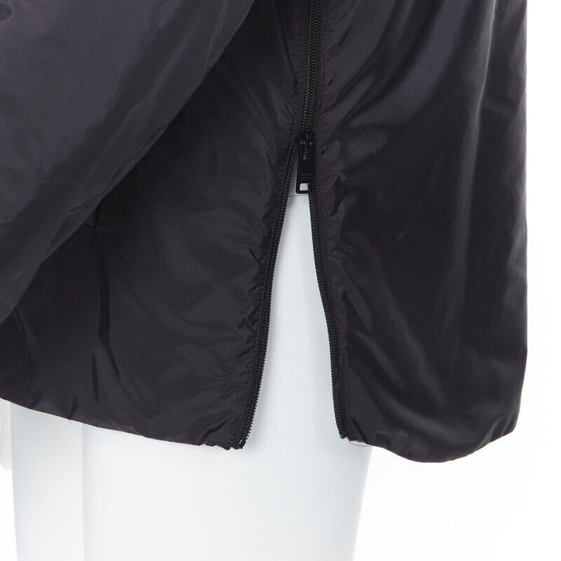 PRADA 2018 black nylon triangle rubber logo detail padded jacket IT50 L For Sale 5