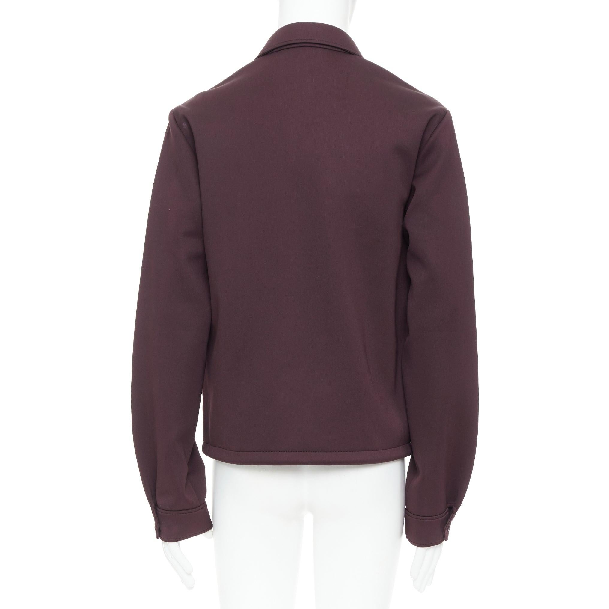 PRADA 2018 Burgunderrote sportliche Gummijacke mit Reißverschluss und Kragen IT50 L Herren im Angebot