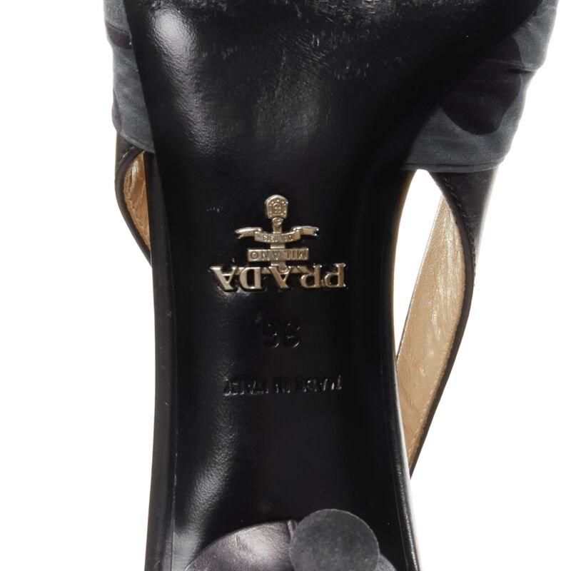 PRADA escarpins à talons en tissu imprimé fantaisie avec nœud papillon EU36, 2018 en vente 5