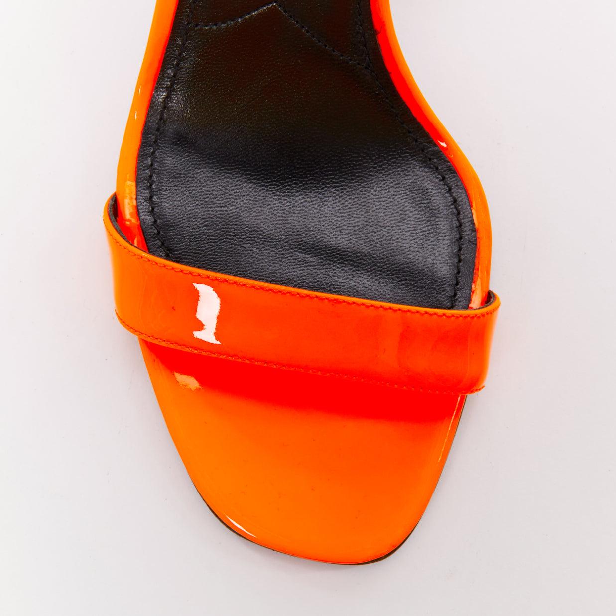 PRADA 2018 Flamme leuchtend orange Lack Feuer Mitte Ferse Sandale EU37.5 im Angebot 3