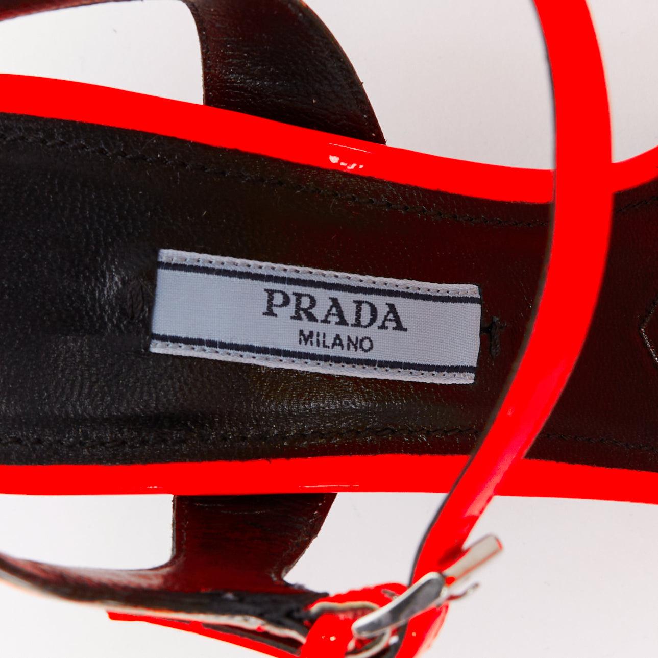 PRADA 2018 Flamme leuchtend orange Lack Feuer Mitte Ferse Sandale EU37.5 im Angebot 4