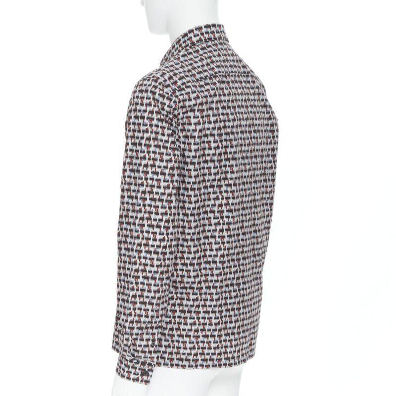 PRADA 2018 Losanga Hemd mit gestufter Kragen und abstraktem geometrischem Druck EU39 M im Angebot 1