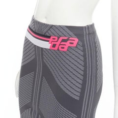 PRADA 2018 Knielanger Rock mit rosa Racing-Logo und grauem grafischem Intarsien S