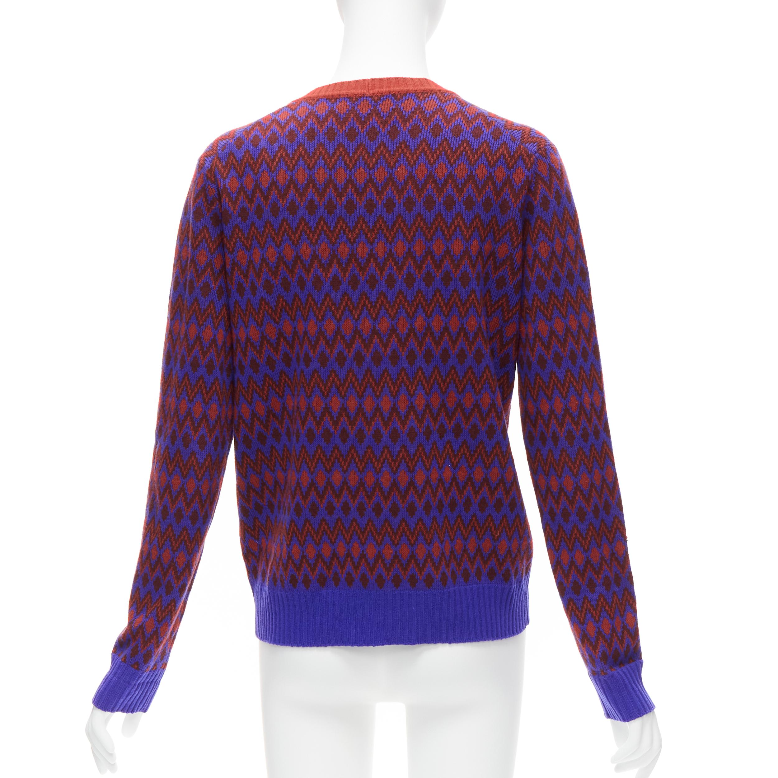 PRADA - Cardigan en laine cachemire violet à chevrons avec logo de course et intarsia, taille IT 38 XS, 2018 Pour femmes en vente