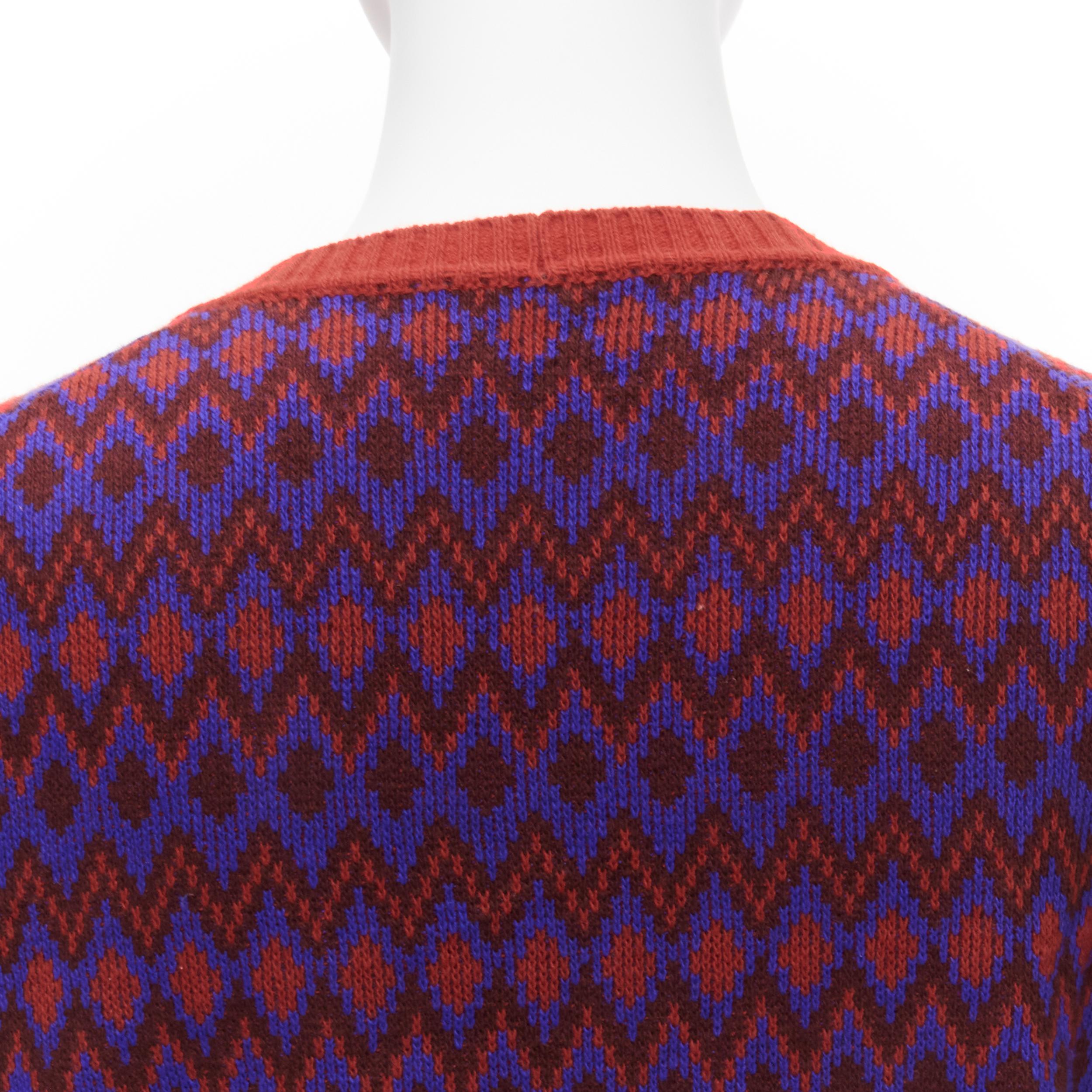 PRADA - Cardigan en laine cachemire violet à chevrons avec logo de course et intarsia, taille IT 38 XS, 2018 en vente 4