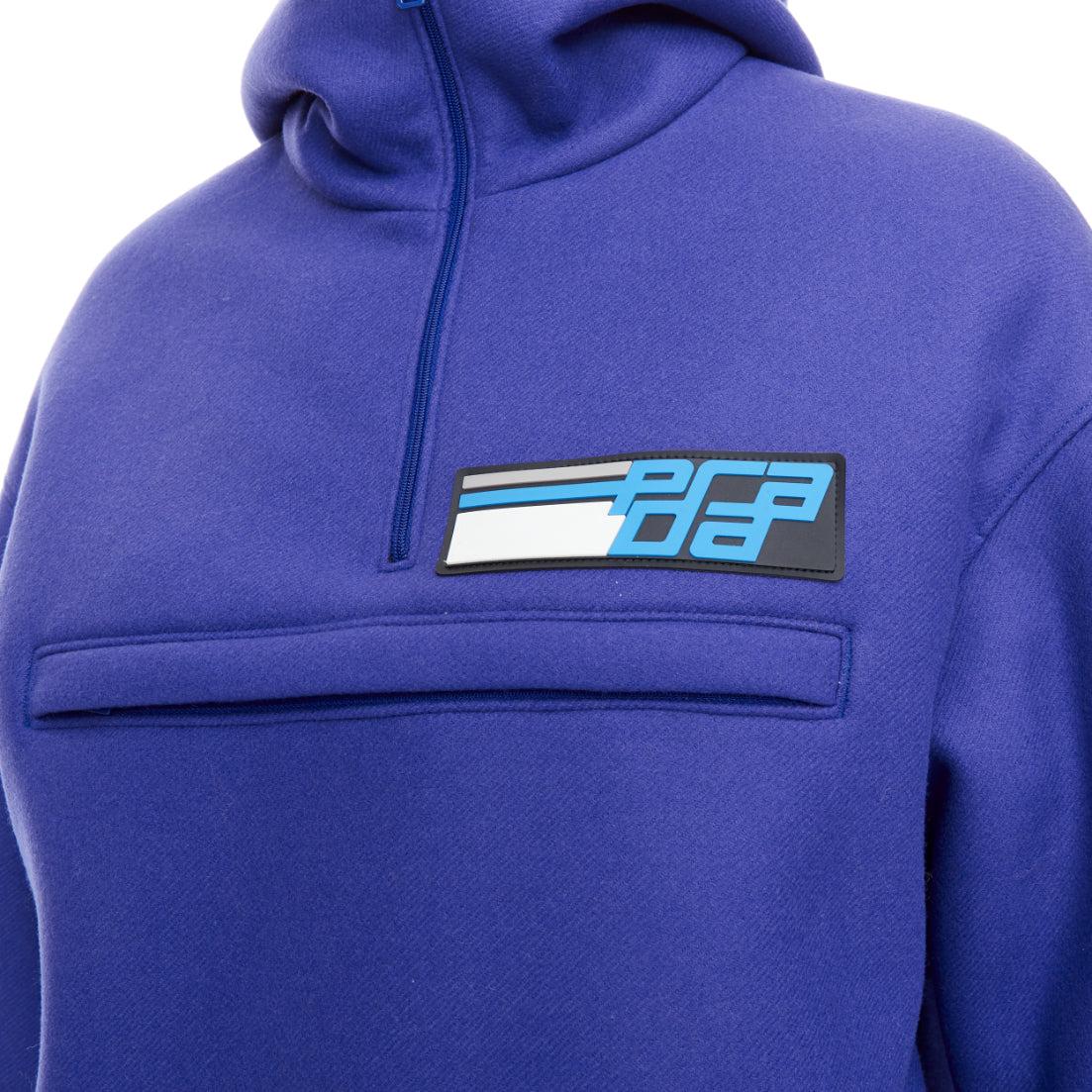 PRADA 2018 Runway pull à capuche à ourlet laqué en laine vierge bleue IT42 M
Référence : TGAS/E00940
Marque : Prada
Designer : Miuccia Prada
Collectional : FW 2018 - Défilé
MATERIAL : Laine vierge
Couleur : Bleu
Motif : Solide
Fermeture :