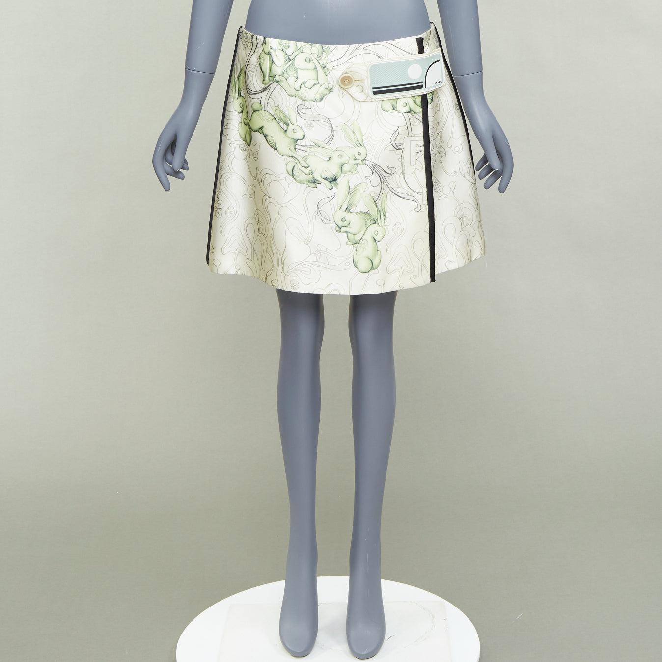 PRADA 2018 Laufsteg James Jean Feen-Print Gummilasche Wickelrock IT42 M im Angebot 4