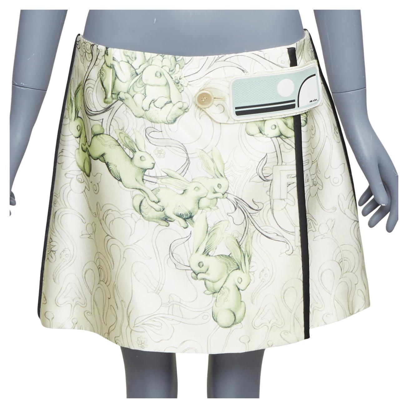 PRADA 2018 Laufsteg James Jean Feen-Print Gummilasche Wickelrock IT42 M im Angebot