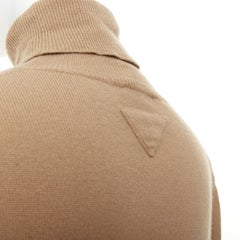 Pull à col roulé en cachemire à mailles fines beige PRADA 2019, référence IT38, taille XS