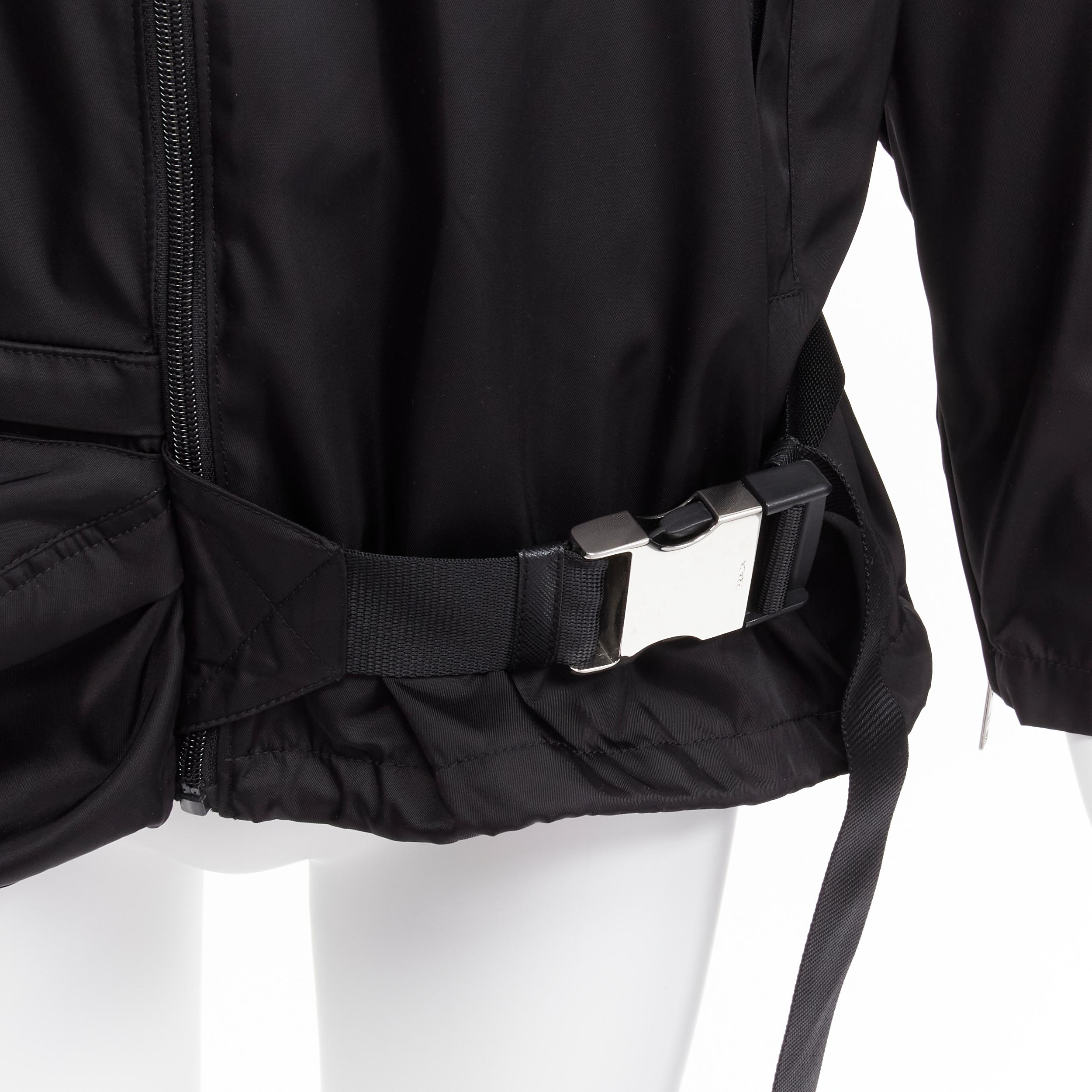 Prada 2019 giacca a vento con cappuccio in nylon nero con logo a triangolo IT36 XS in vendita 3