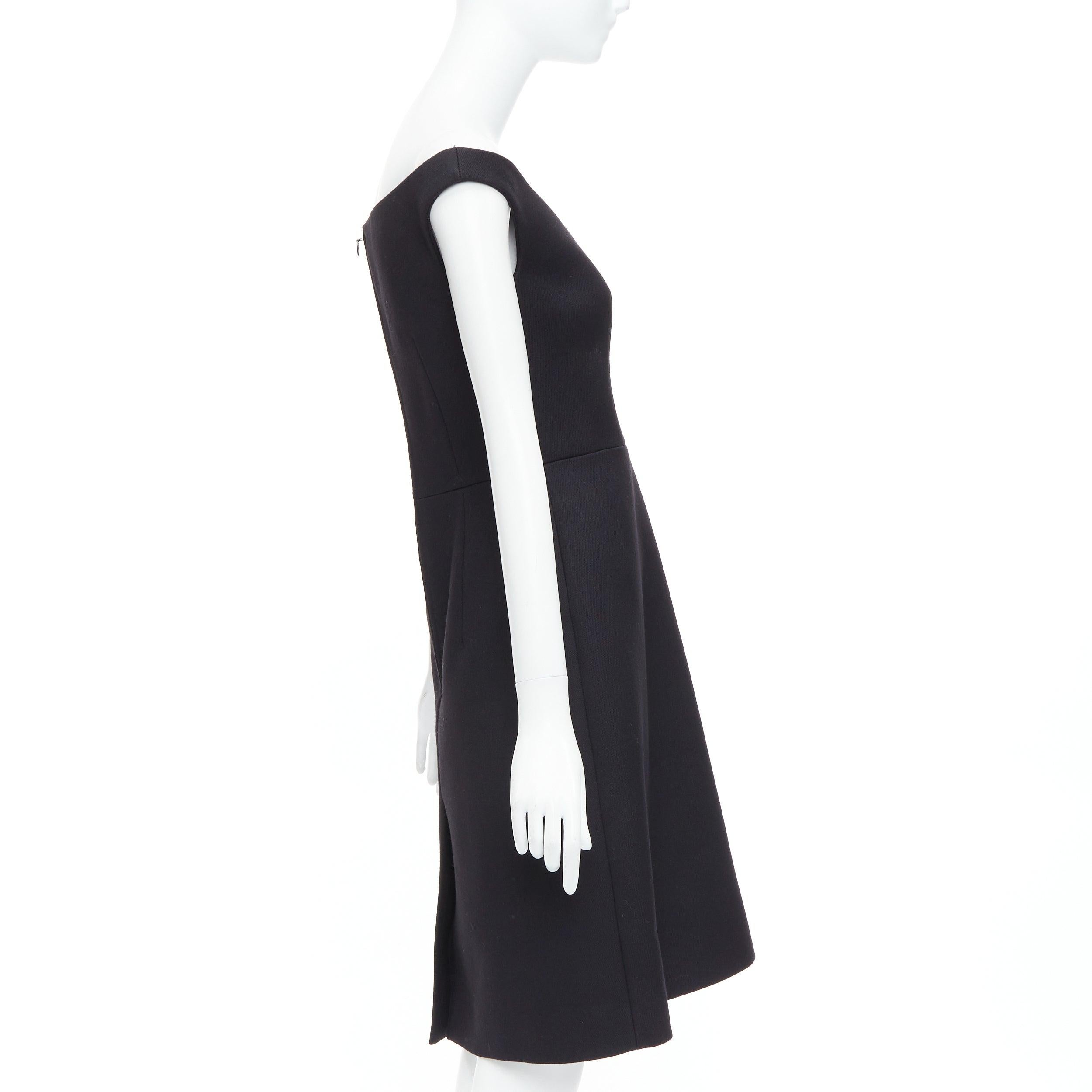 PRADA 2019 mini vestido escultural off shoulder de lana virgen negra IT40 S Negro en venta