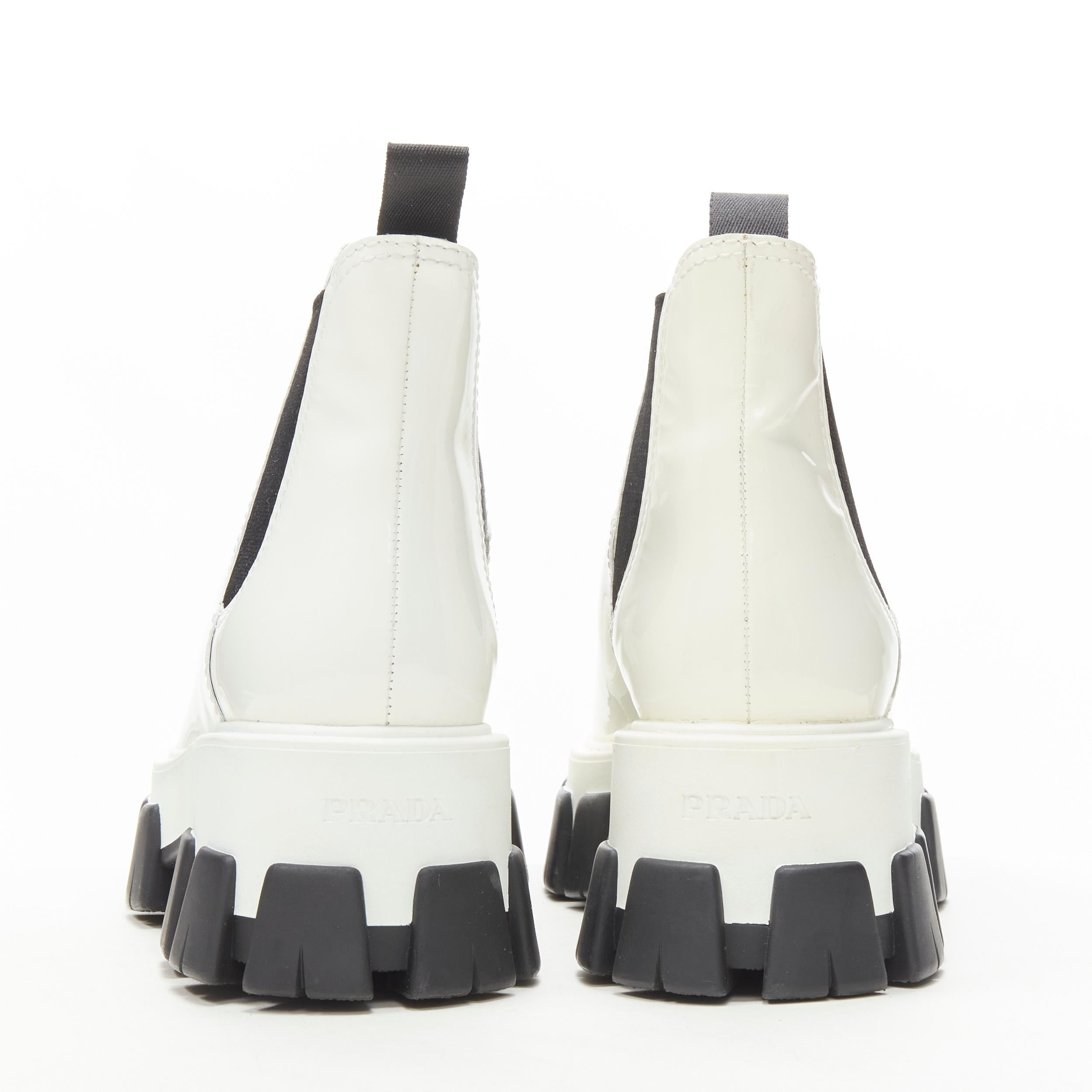 Donna PRADA 2019 Monolith, stivaletto con zeppa in vernice bianca  EU36 in vendita
