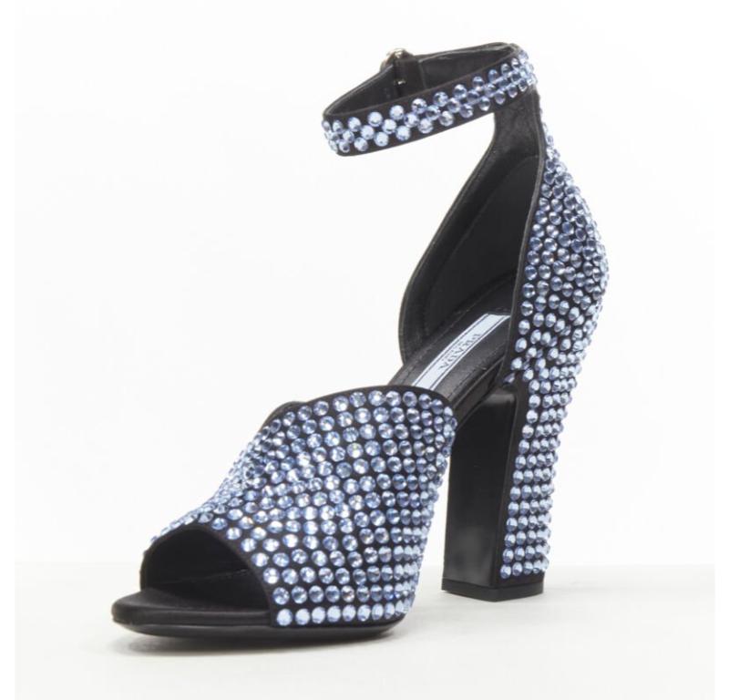 Prada 2019 Runway blue crystal diamond encrusted chunky heel EU35.5 In condizioni ottime in vendita a Hong Kong, NT