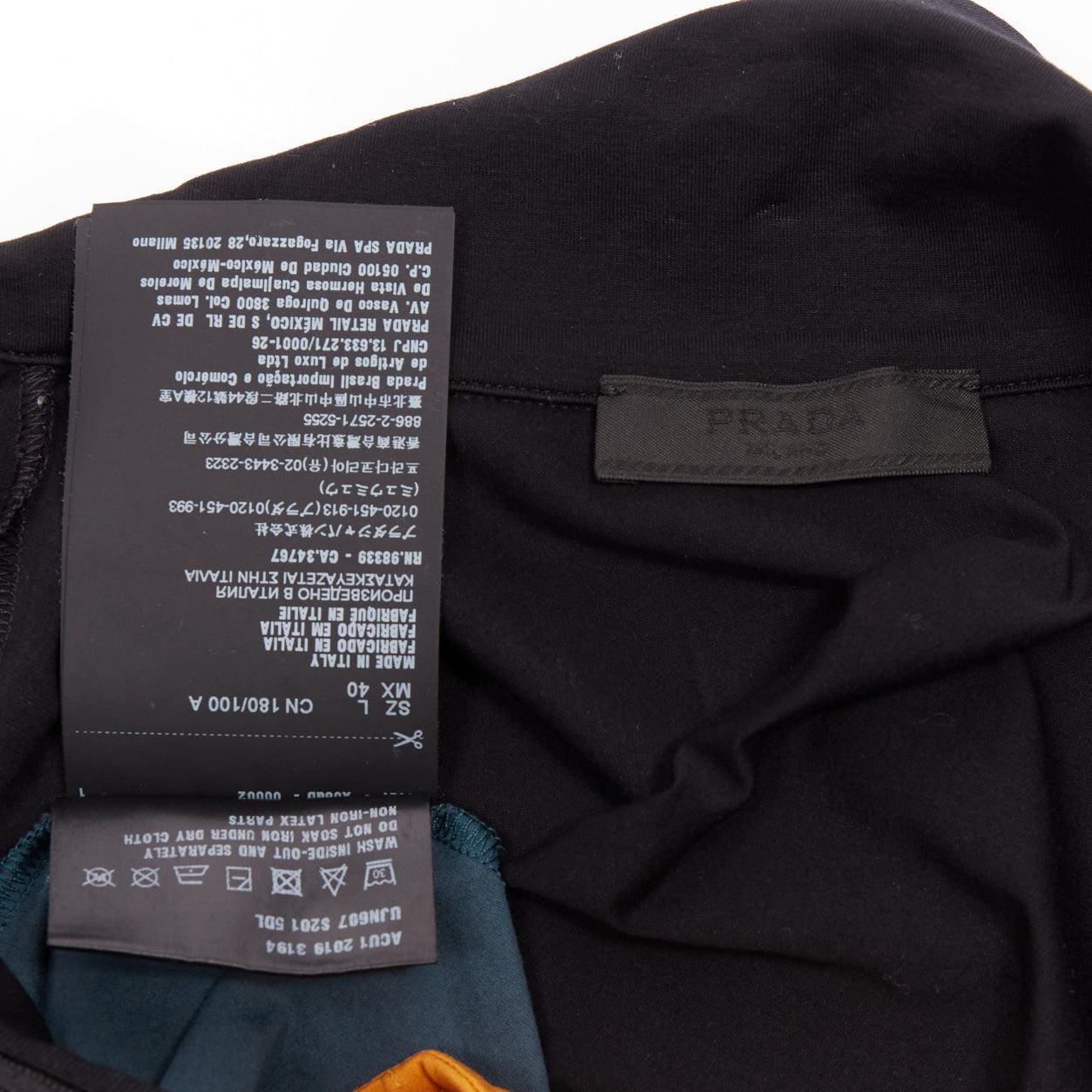 PRADA 2019 gelb grün schwarz Baumwollmischung Dreieckslogo halbes Reißverschluss-T-Shirt L im Angebot 4