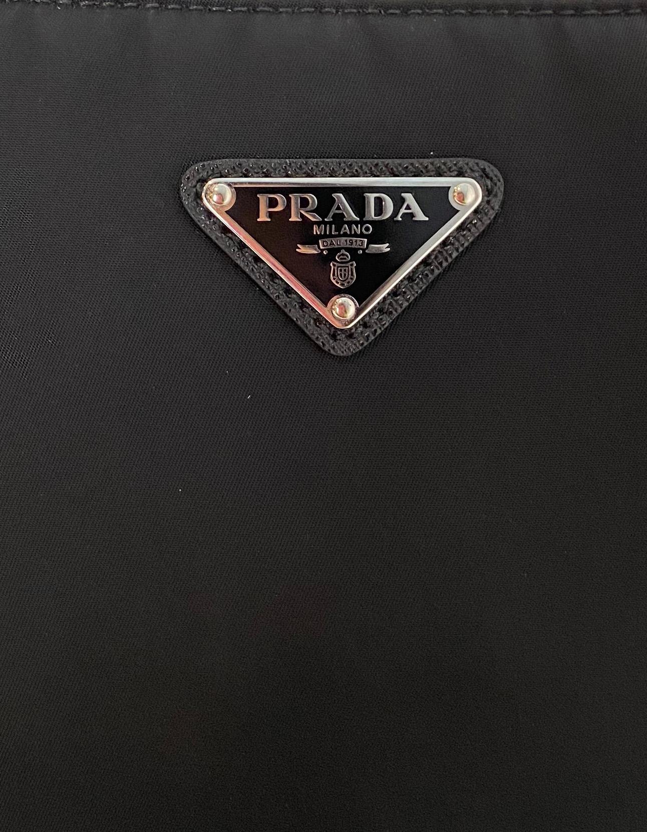 Prada 2020 Black Nylon and Saffiano Leather Unisex Messenger Bag rt. $1, 290 1