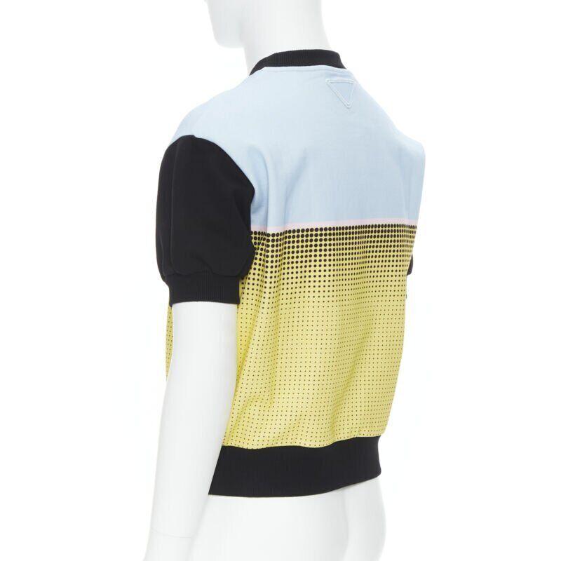 Pull à manches courtes PRADA 2020 imprimé logo ovale coloré M en vente 1