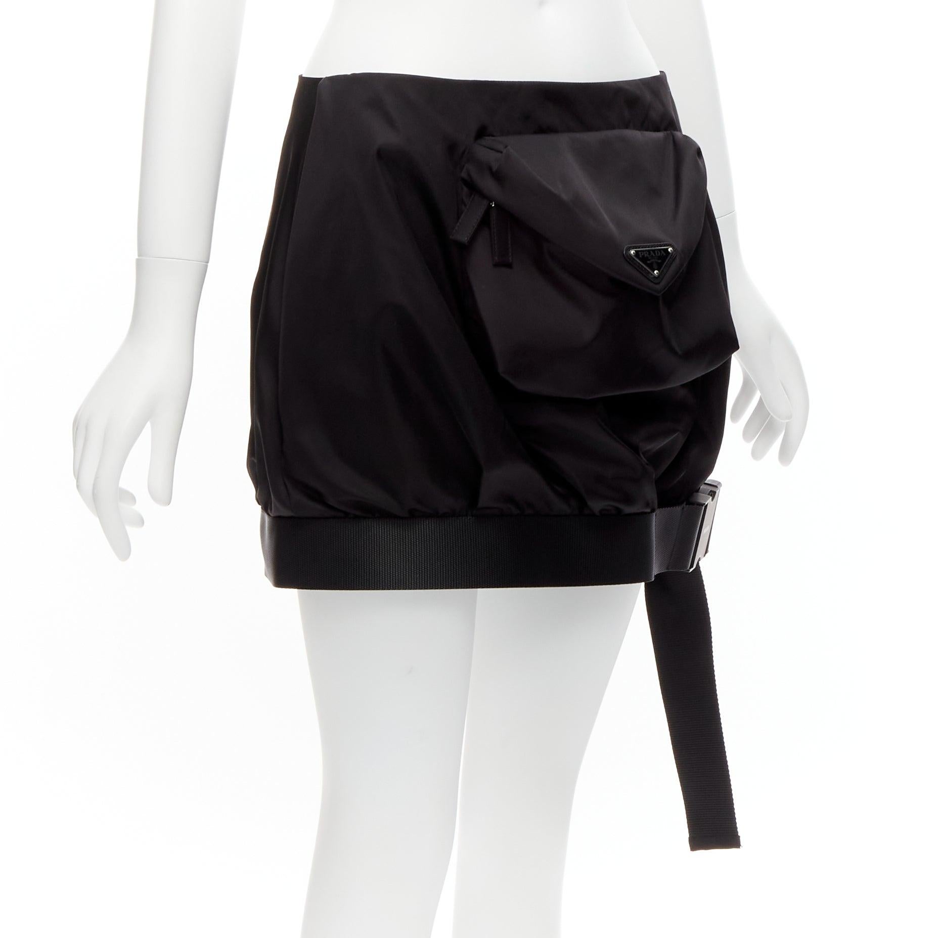 Black PRADA 2020 Re Nylon black triangle logo front pocket buckle bubble skirt IT38 XS For Sale