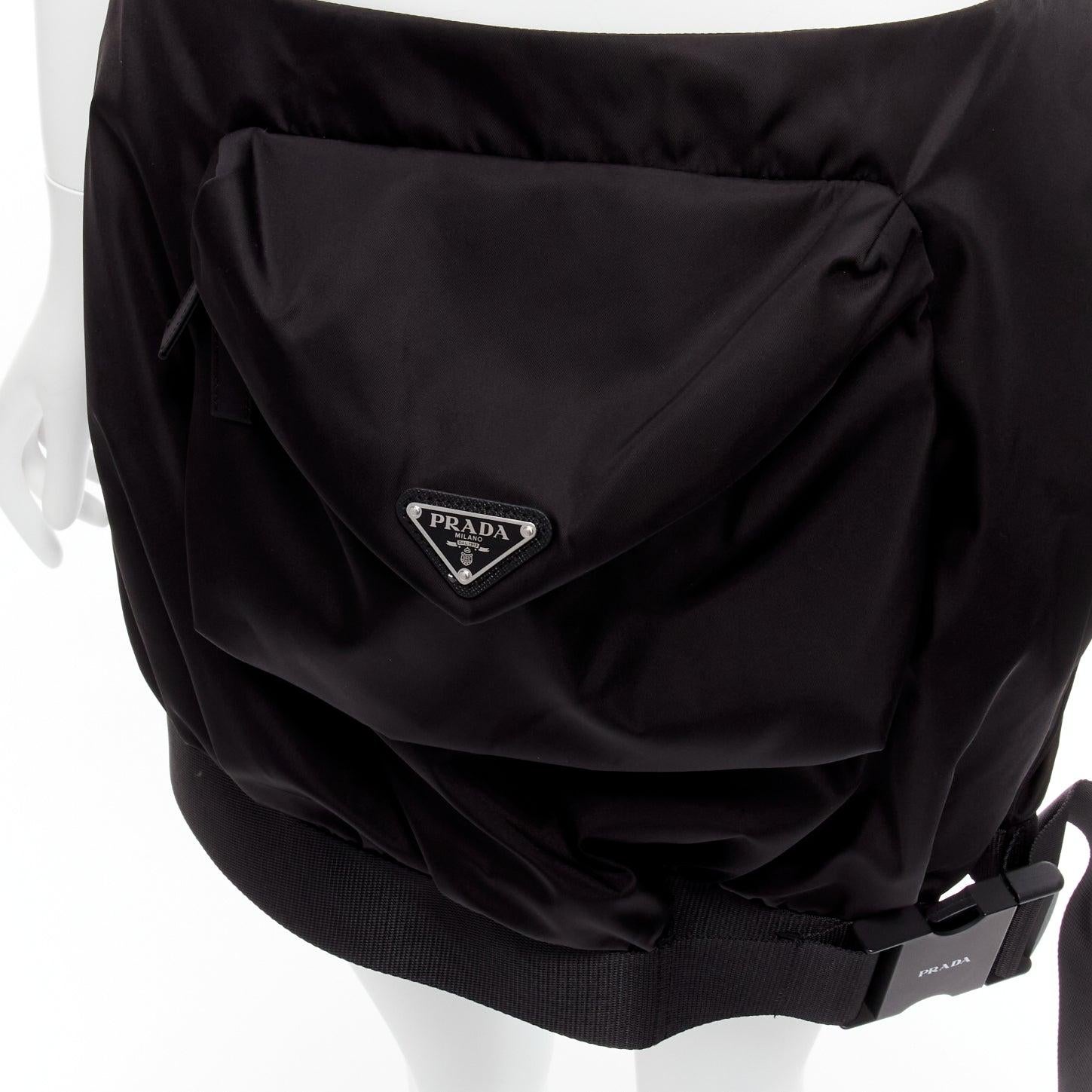 PRADA 2020 Re Nylon black triangle logo front pocket buckle bubble skirt IT38 XS For Sale 2