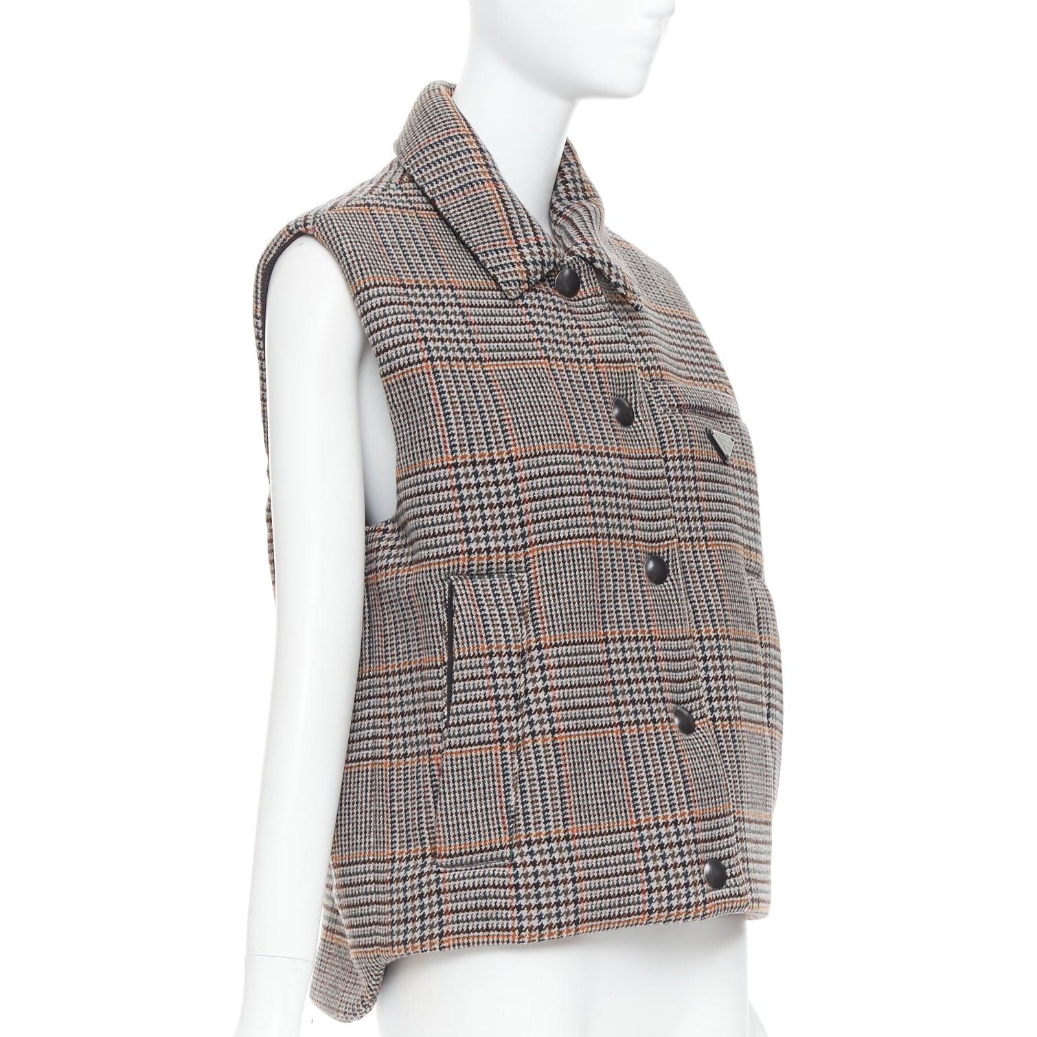 Grigio PRADA 2021 gilet puffer in lana e cashmere a pied de poule con logo IT42 M. in vendita