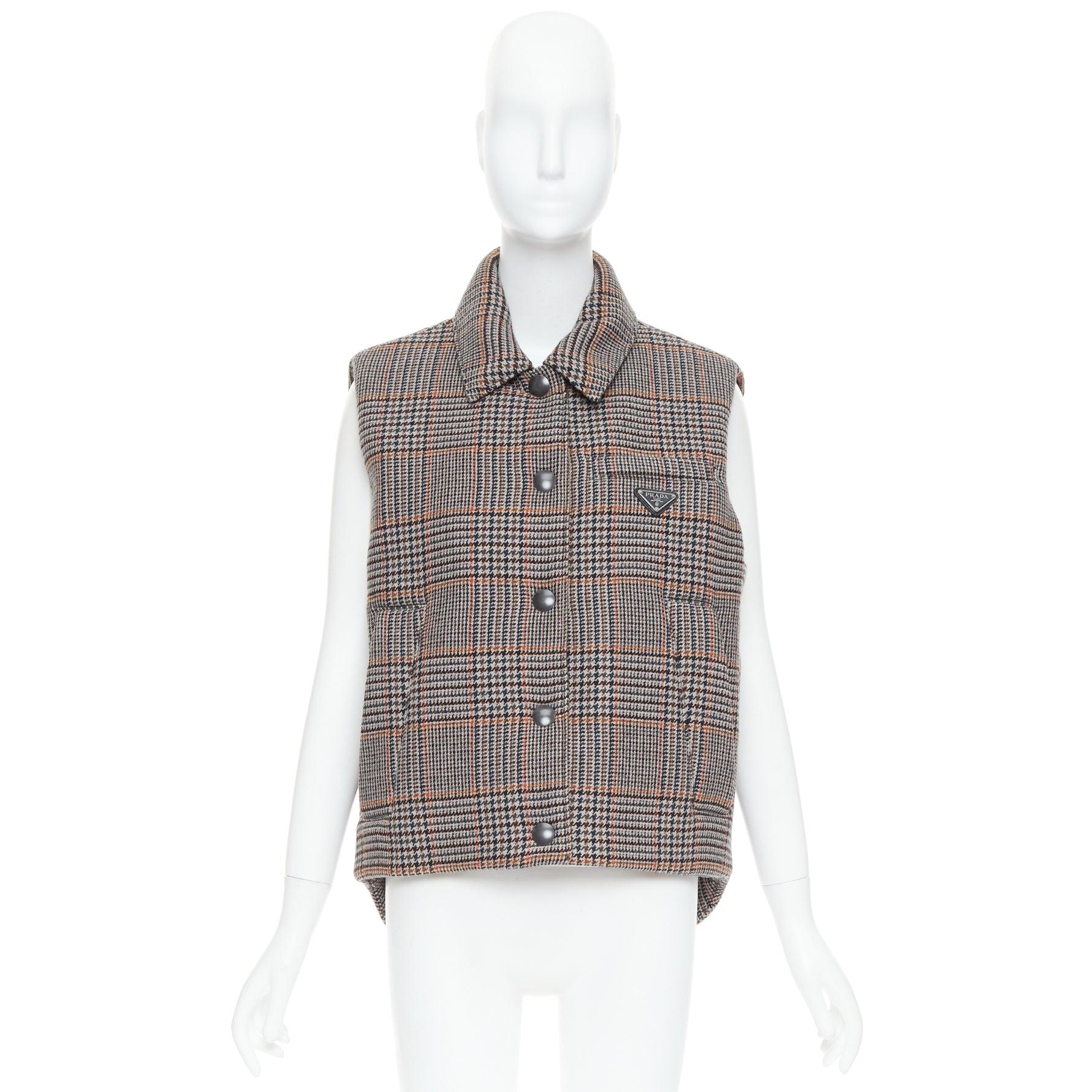 PRADA 2021 gilet puffer in lana e cashmere a pied de poule con logo IT42 M. in vendita 4