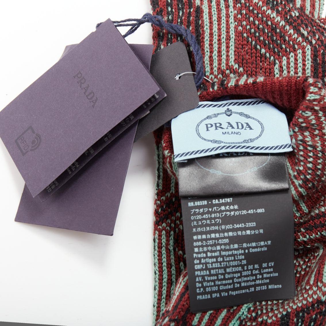 PRADA 2021 Raf Simons Guanti lunghi in maglia di lana verde rossa con tasca a triangolo M. I. in vendita 3