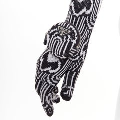 PRADA 2021 Raf Simons Runway laine tricotée triangle poche logo gants longs M.