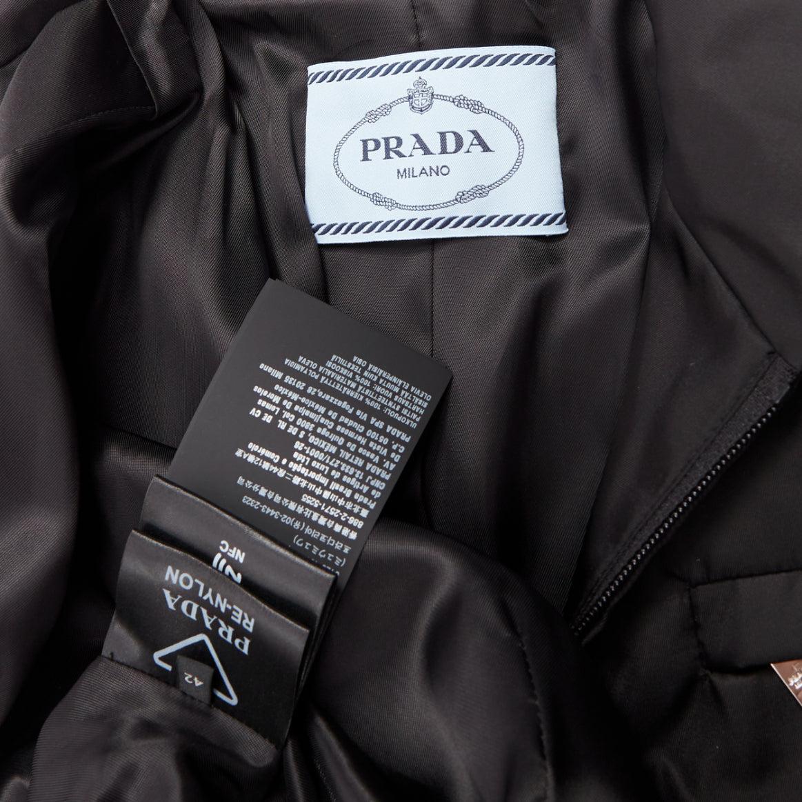 PRADA 2021 Re-Nylon negro plata triángulo logo cintura chaqueta con cinturón IT42 M en venta 5