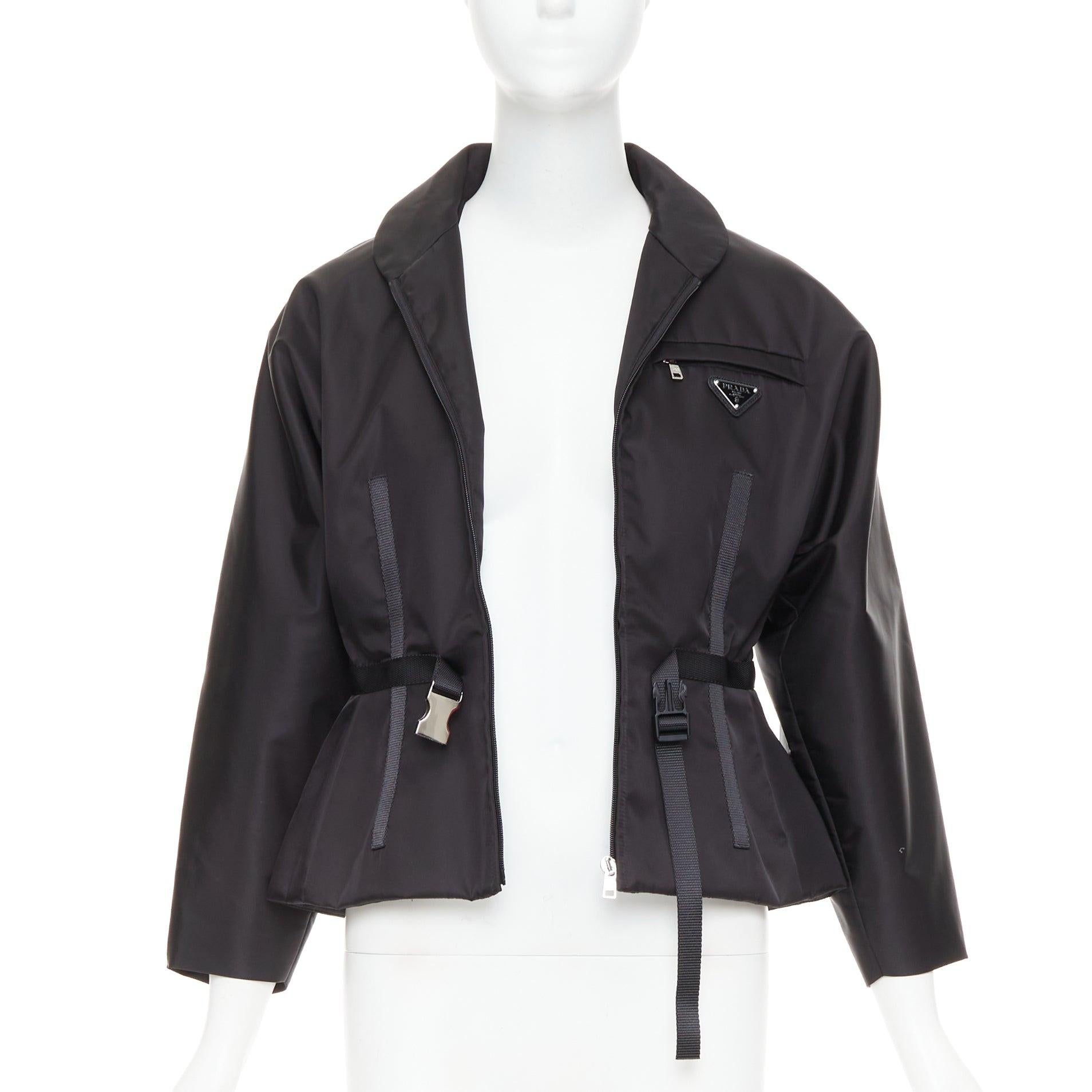 PRADA 2021 Re-Nylon negro plata triángulo logo cintura chaqueta con cinturón IT42 M en Bueno estado para la venta en Hong Kong, NT