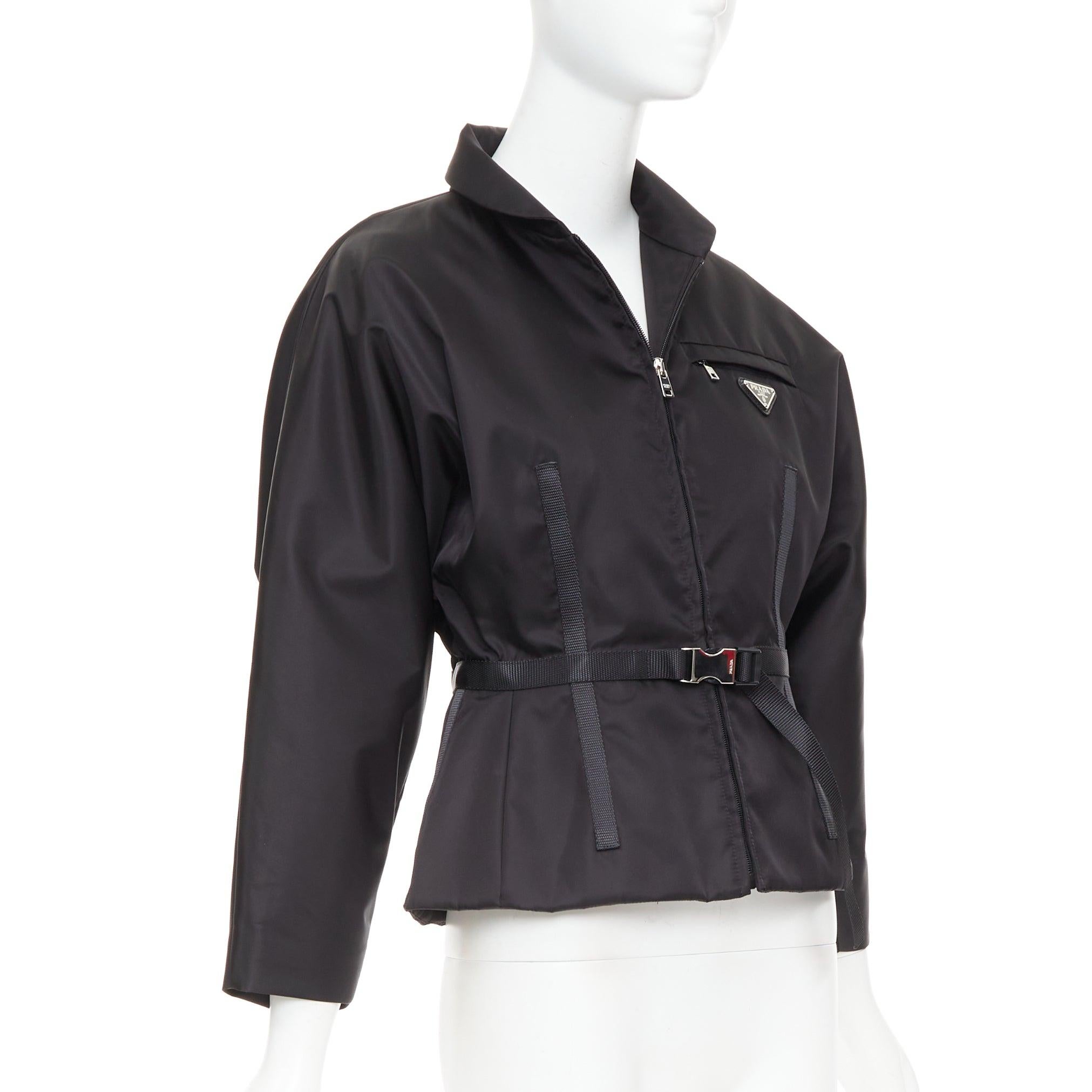 De las mujeres PRADA 2021 Re-Nylon negro plata triángulo logo cintura chaqueta con cinturón IT42 M en venta