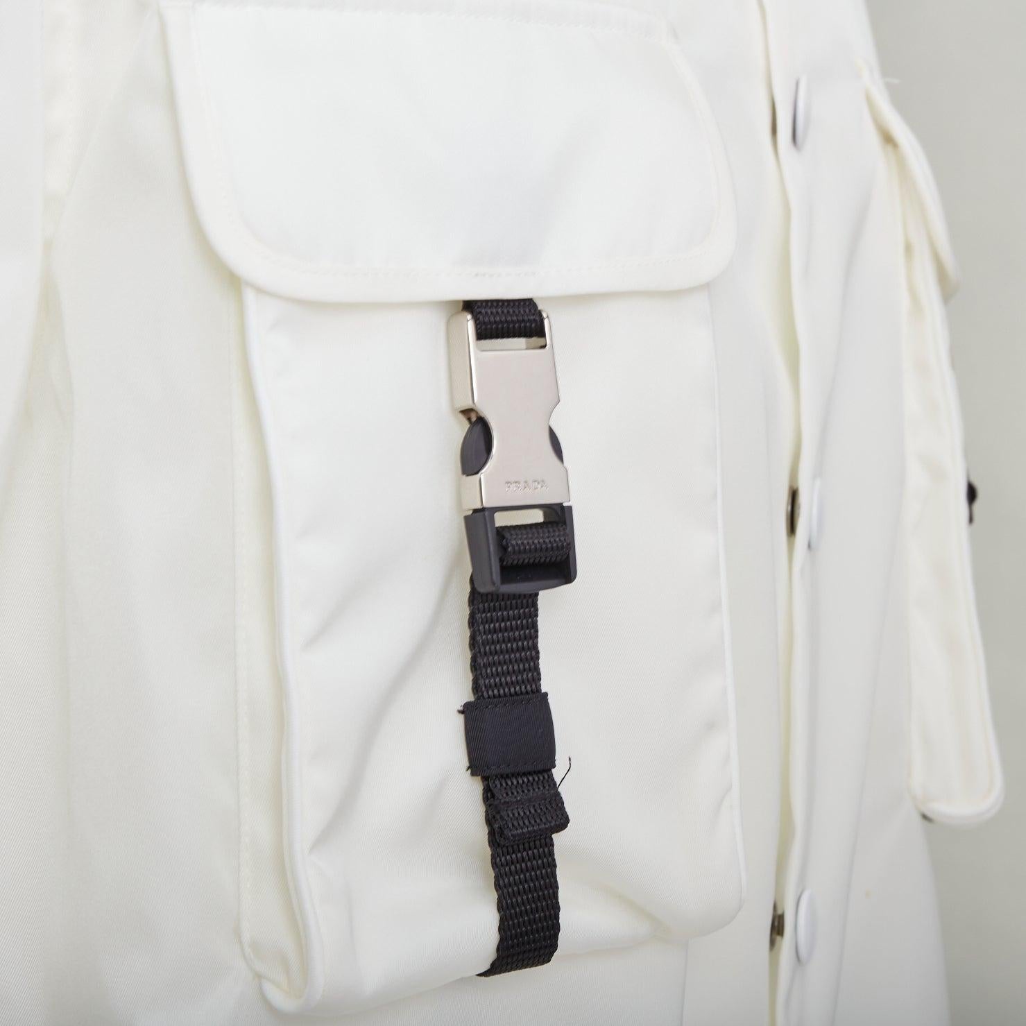 Prada 2021 Re-Nylon nylon tecnico fibbie tasca trasformabile camicia giacca XL in vendita 2