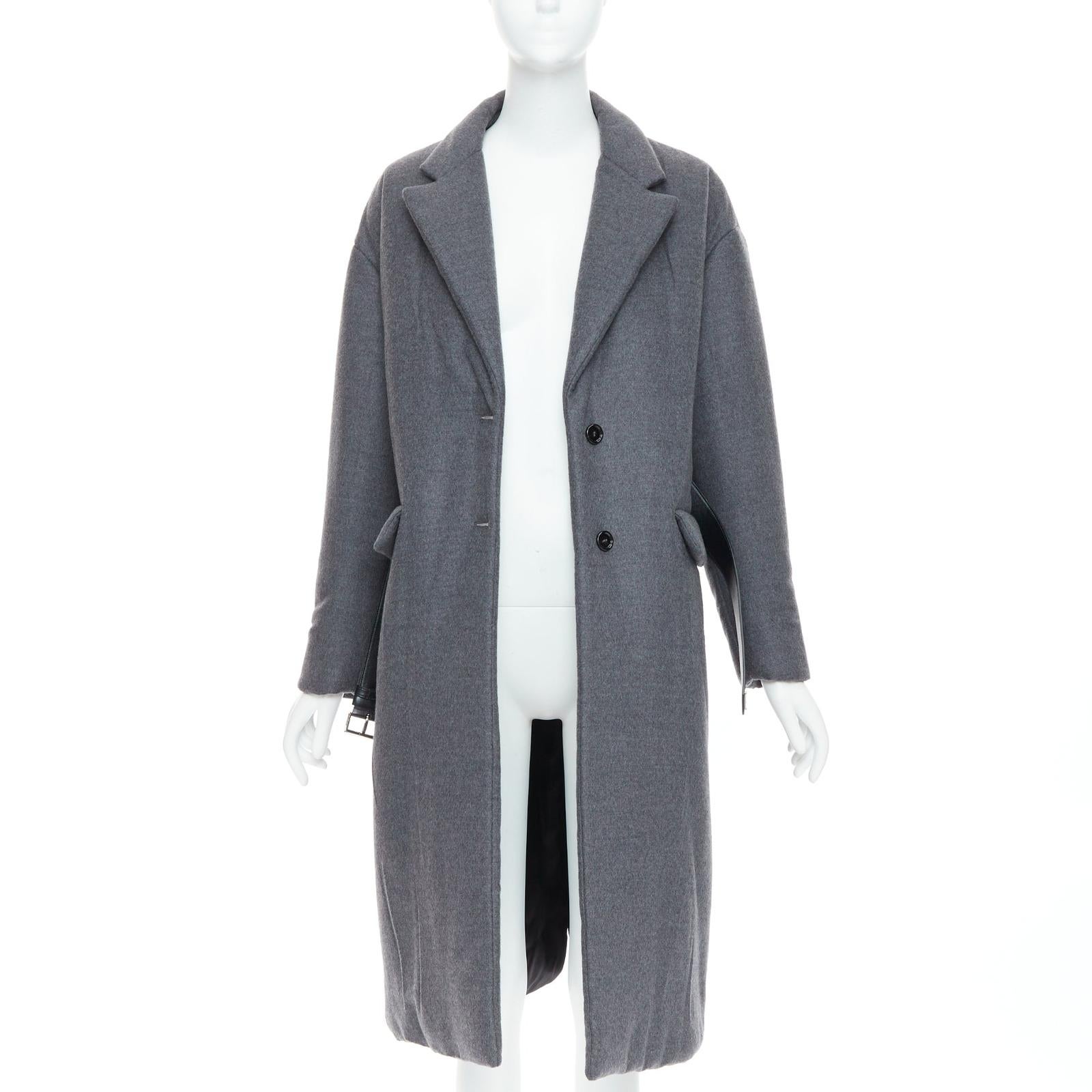 Gris PRADA 2022 gris cachemire laine cuir ceinture logo manteau rembourré IT36 XS en vente