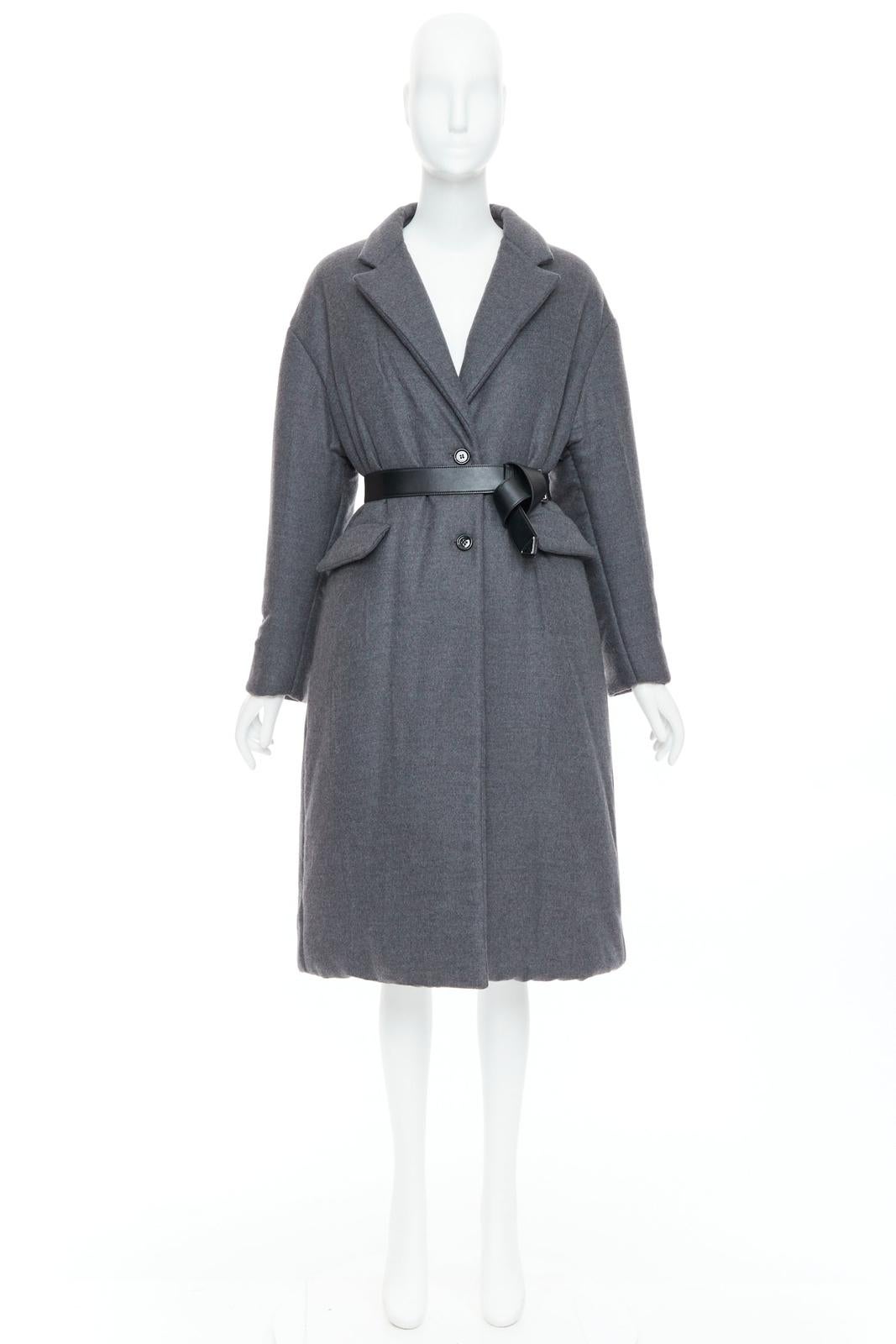 PRADA 2022 gris cachemire laine cuir ceinture logo manteau rembourré IT36 XS en vente 4