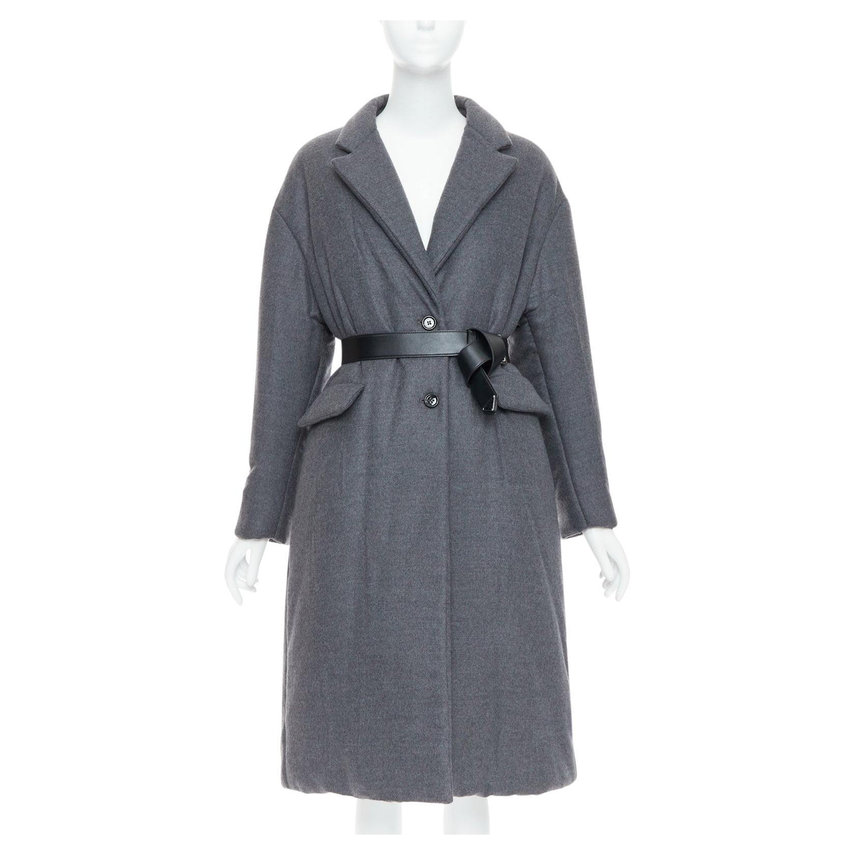 PRADA 2022 gris cachemire laine cuir ceinture logo manteau rembourré IT36 XS en vente