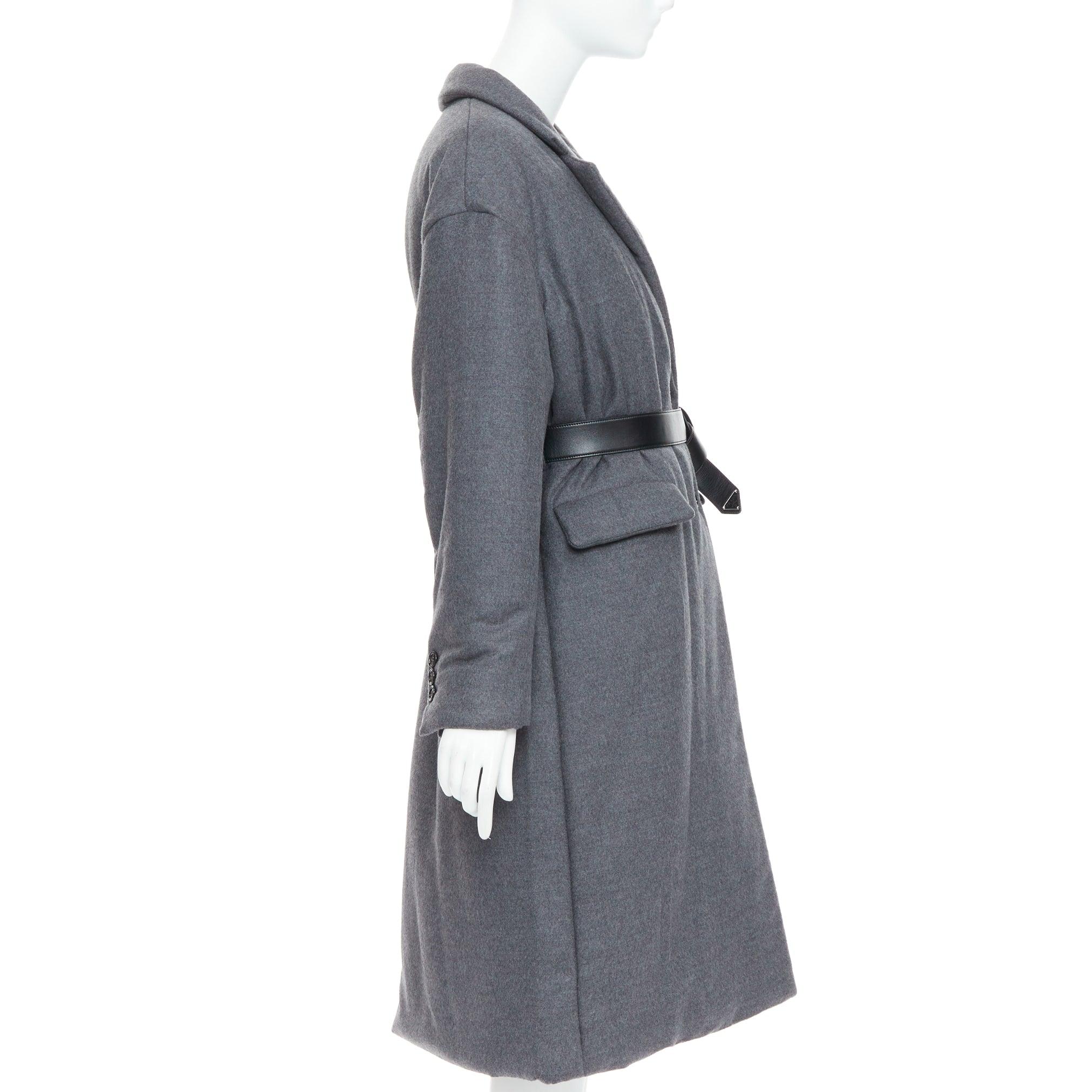 PRADA 2022 Grau Kaschmir Wolle Leder Logo Gürtel gepolsterter Mantel IT40 S 1