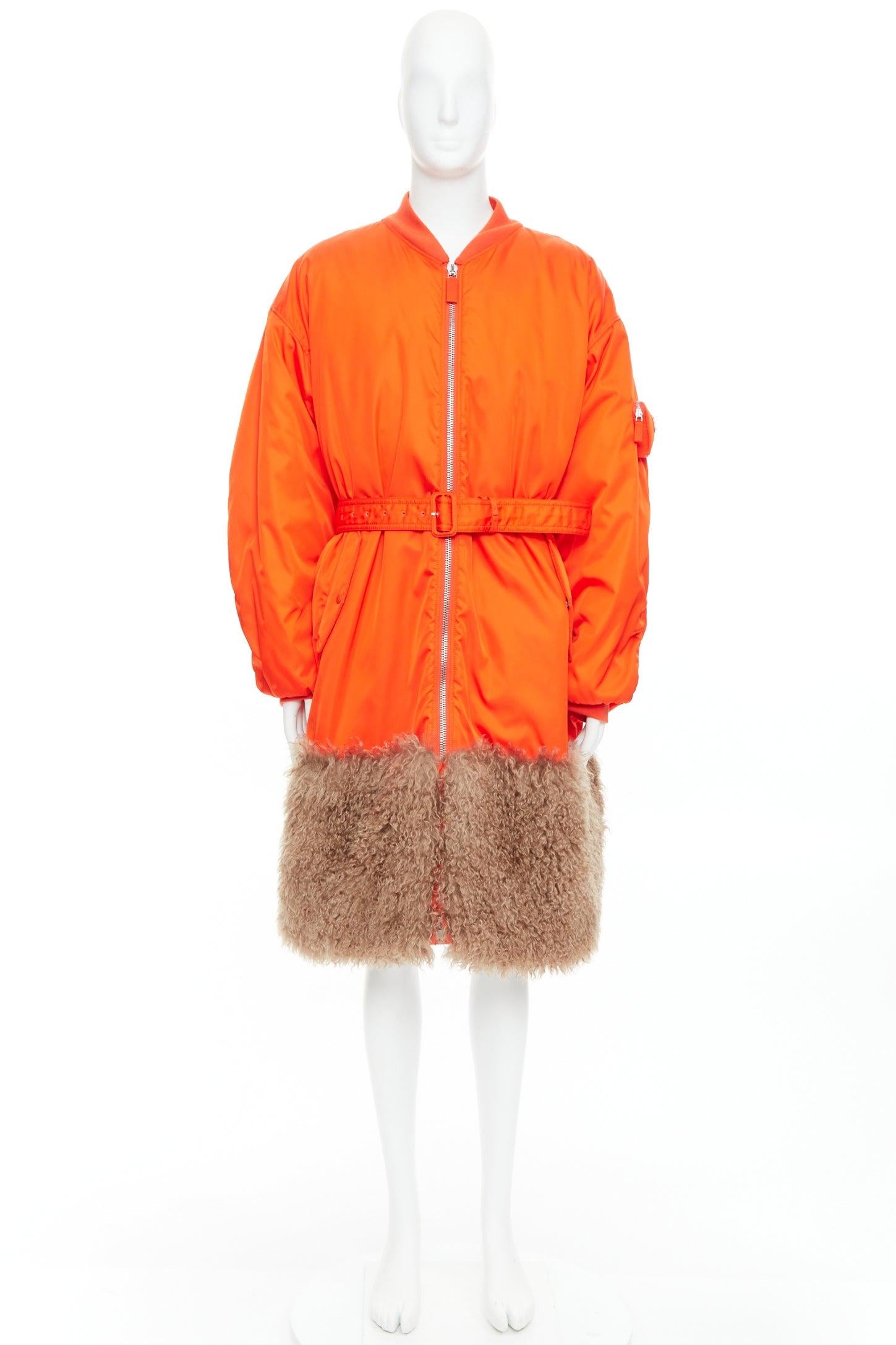 PRADA 2022 Raf Simons Runway manteau bombardier ceinturé à ourlet en fausse fourrure orange M en vente 4