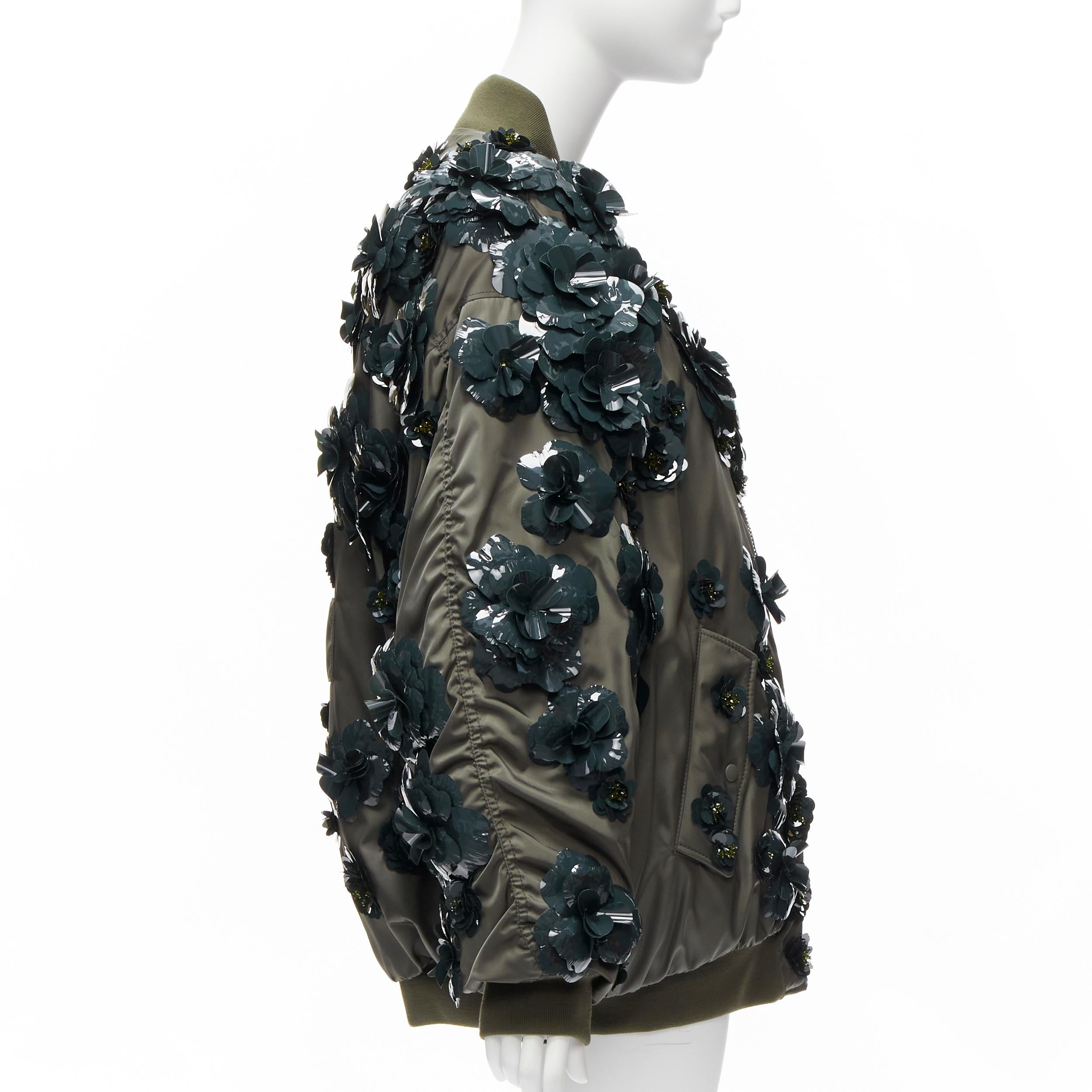 Prada 2022 Runway Re-nylon verde fiore applicato verde bomber oversize XS In condizioni ottime in vendita a Hong Kong, NT