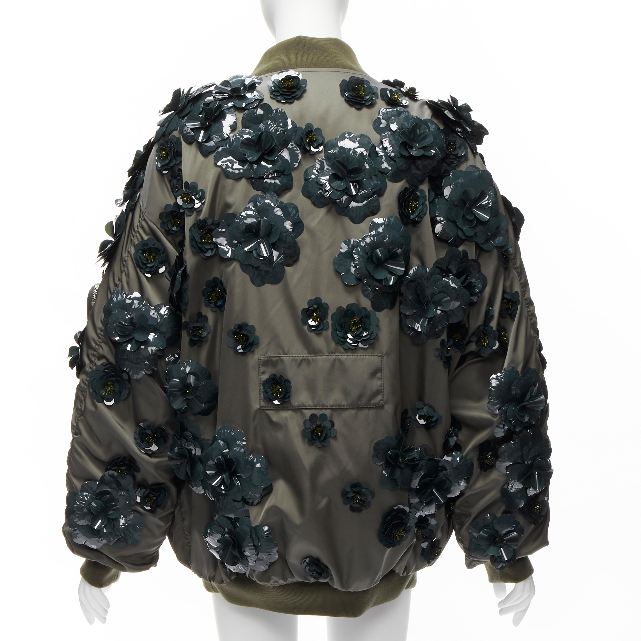 Donna Prada 2022 Runway Re-nylon verde fiore applicato verde bomber oversize XS in vendita