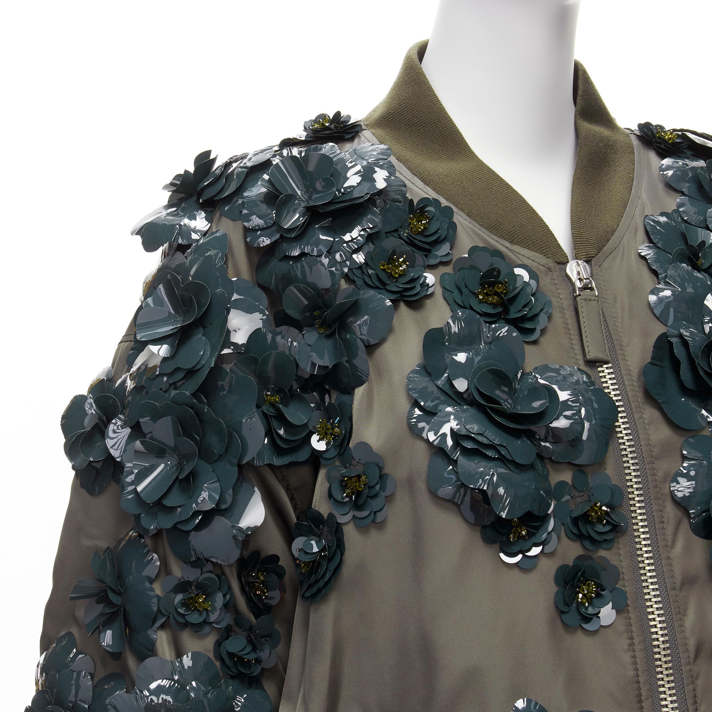 Prada 2022 Runway Re-nylon verde fiore applicato verde bomber oversize XS in vendita 2