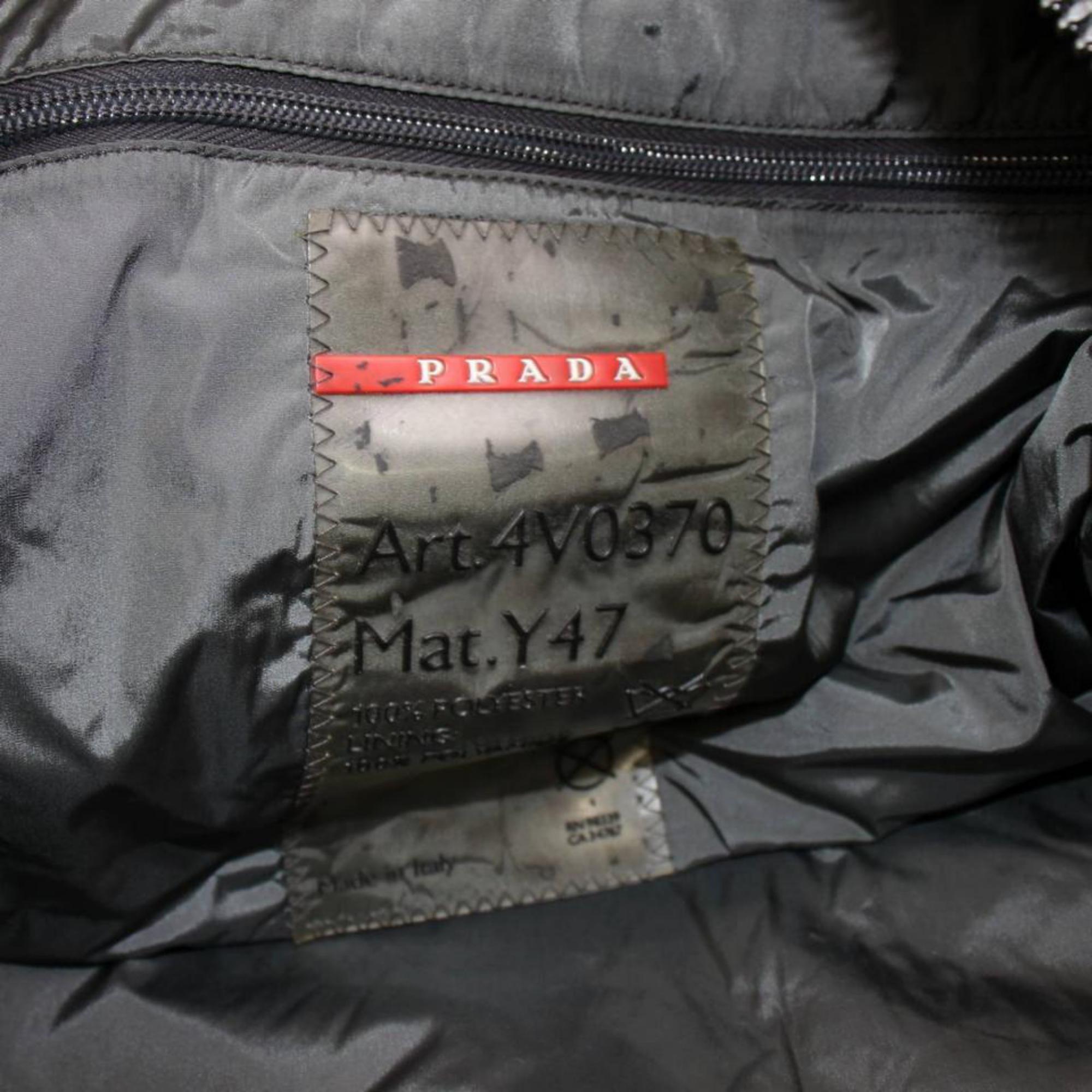 Prada 2way Sports Travel 868279 Black Nylon Messenger Bag In Good Condition For Sale In Forest Hills, NY