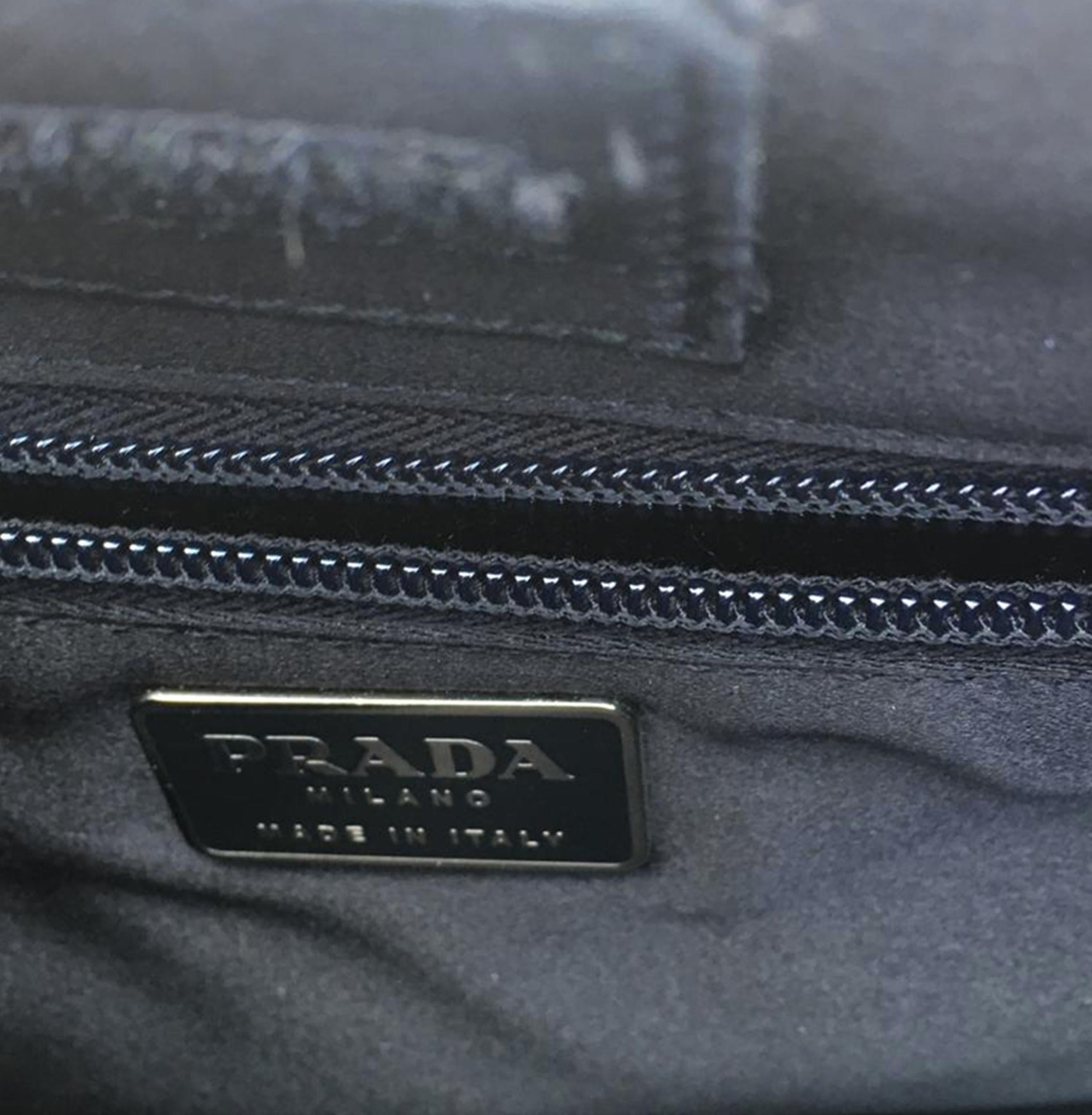 PRADA 98 White fur bag 7