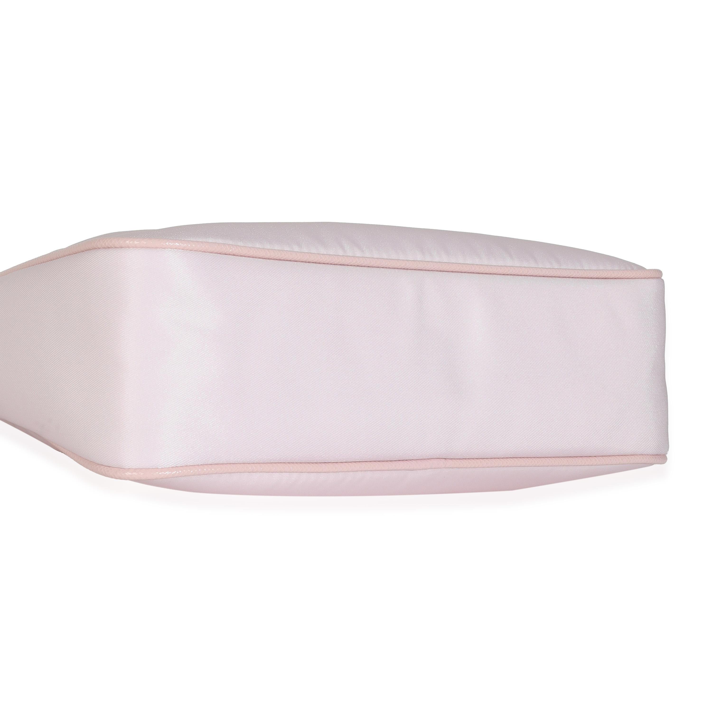 Prada Alabastro Re-Nylon Re-Edition 2005 Umhängetasche für Damen oder Herren im Angebot