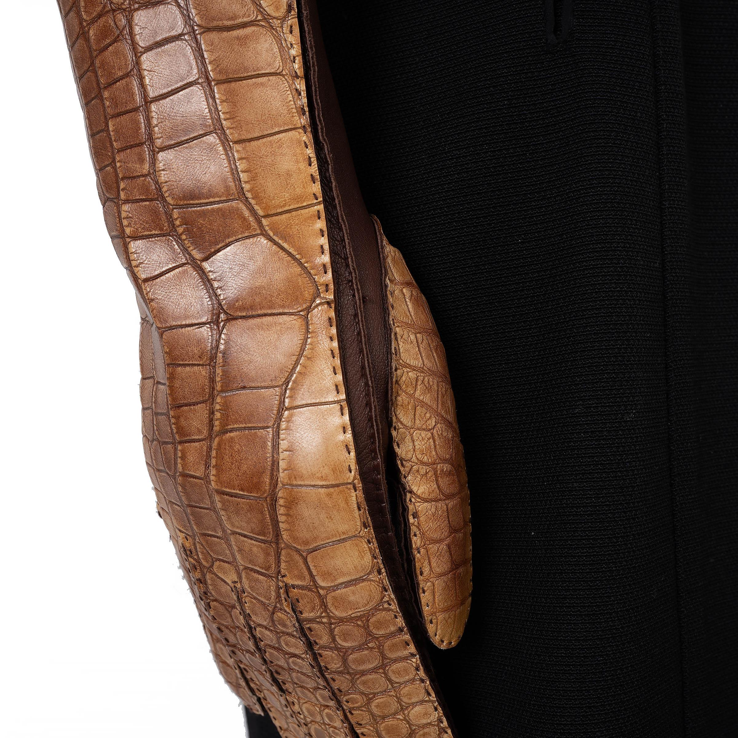 PRADA gants en croc et cuir marron clair antique 7 Pour femmes en vente
