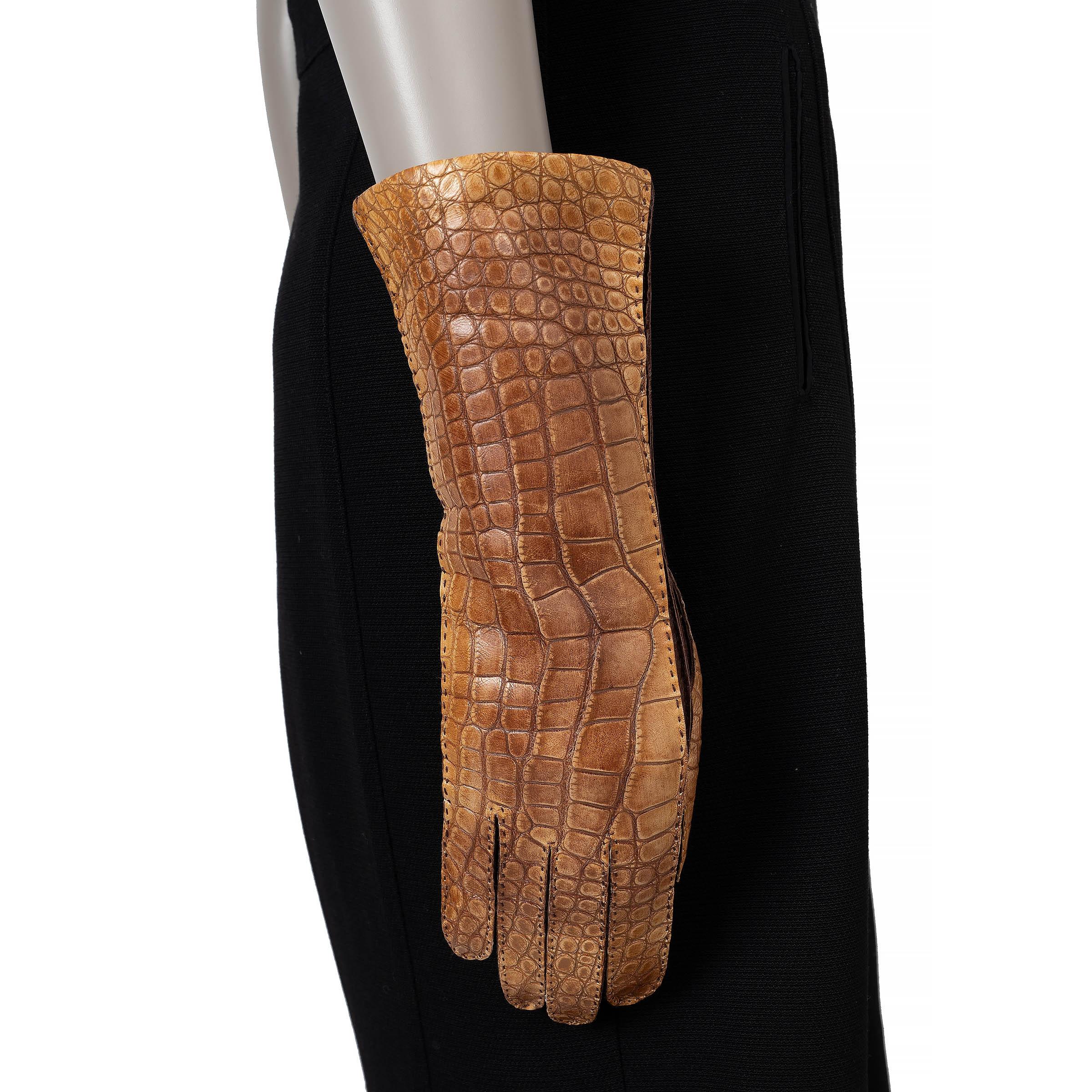 PRADA gants en croc et cuir marron clair antique 7 en vente 1