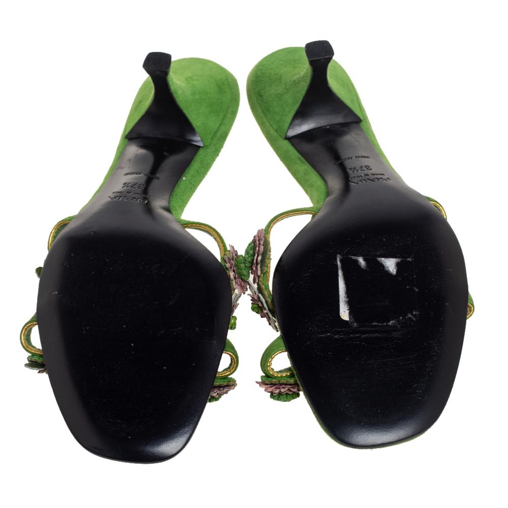 Prada Apple Green Suede And Patent Leather Floral Applique Slide Sandals 37.5 In Good Condition In Dubai, Al Qouz 2