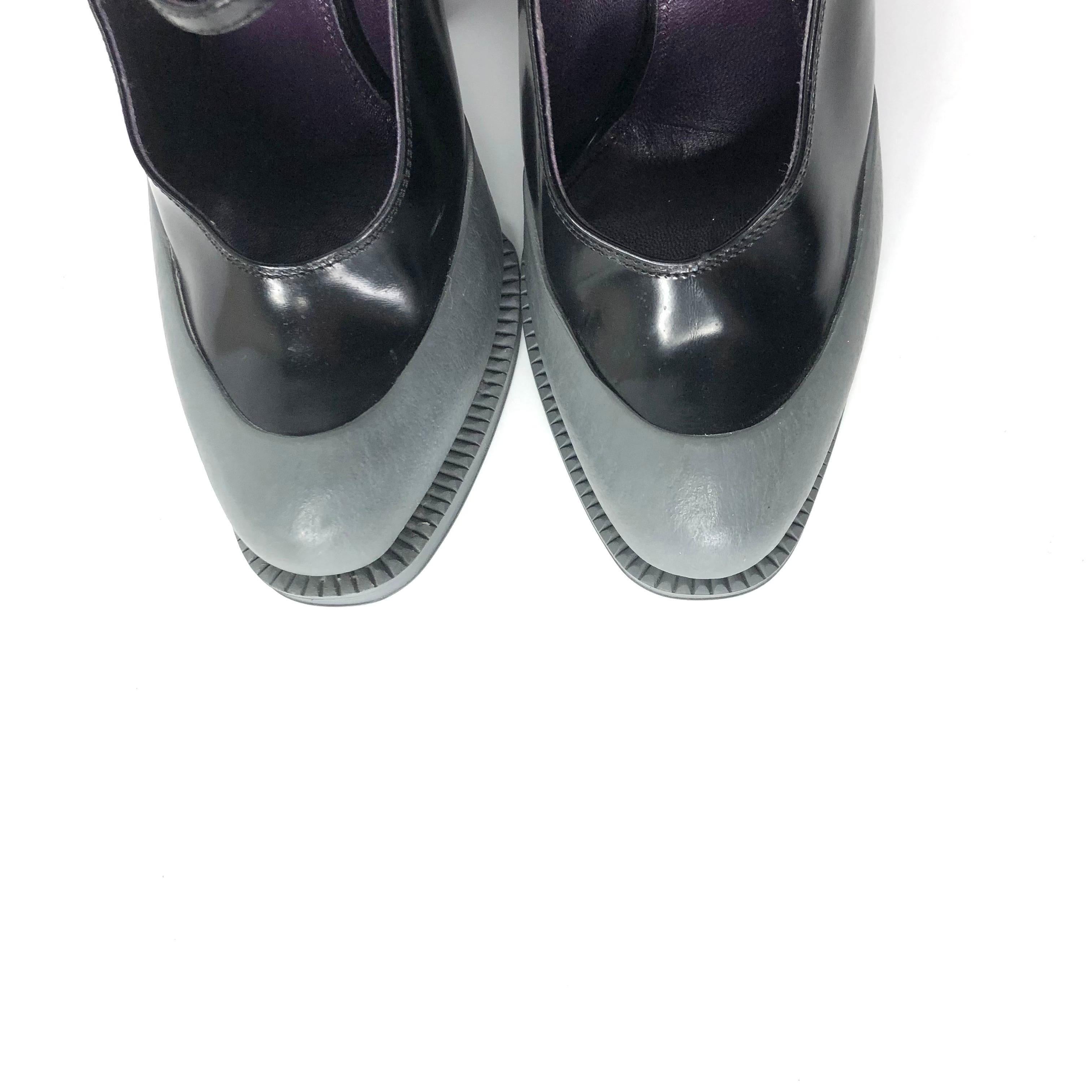 Prada AW2012 Laufsteg Moira Rose Maryjane Gummi Cap Toe Absatz Pumps 38.5 im Angebot 1