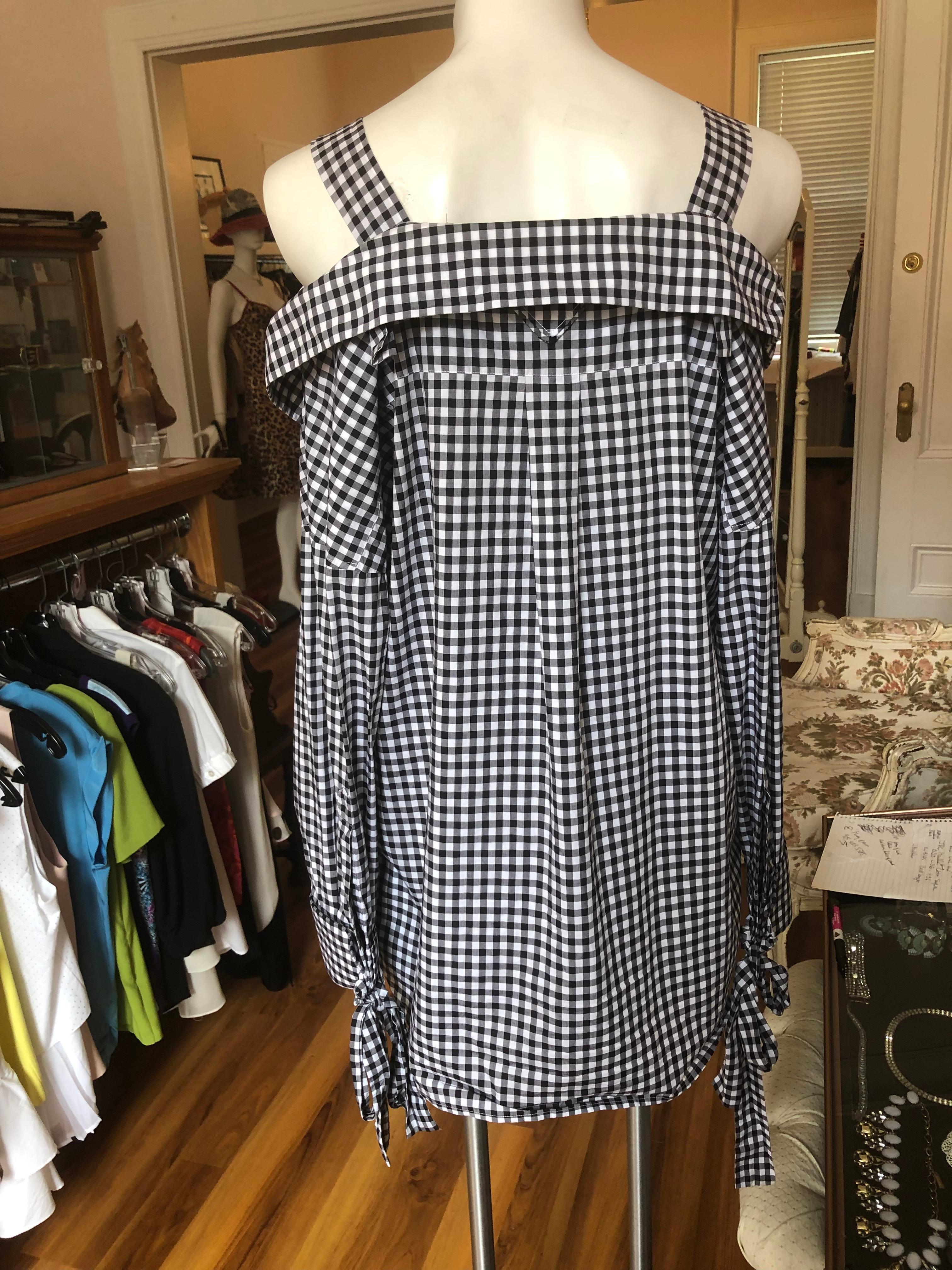 PRADA B & W Vichy kariertes schulterfreies Top/Tunika (40 Itl) im Zustand „Hervorragend“ in Port Hope, ON
