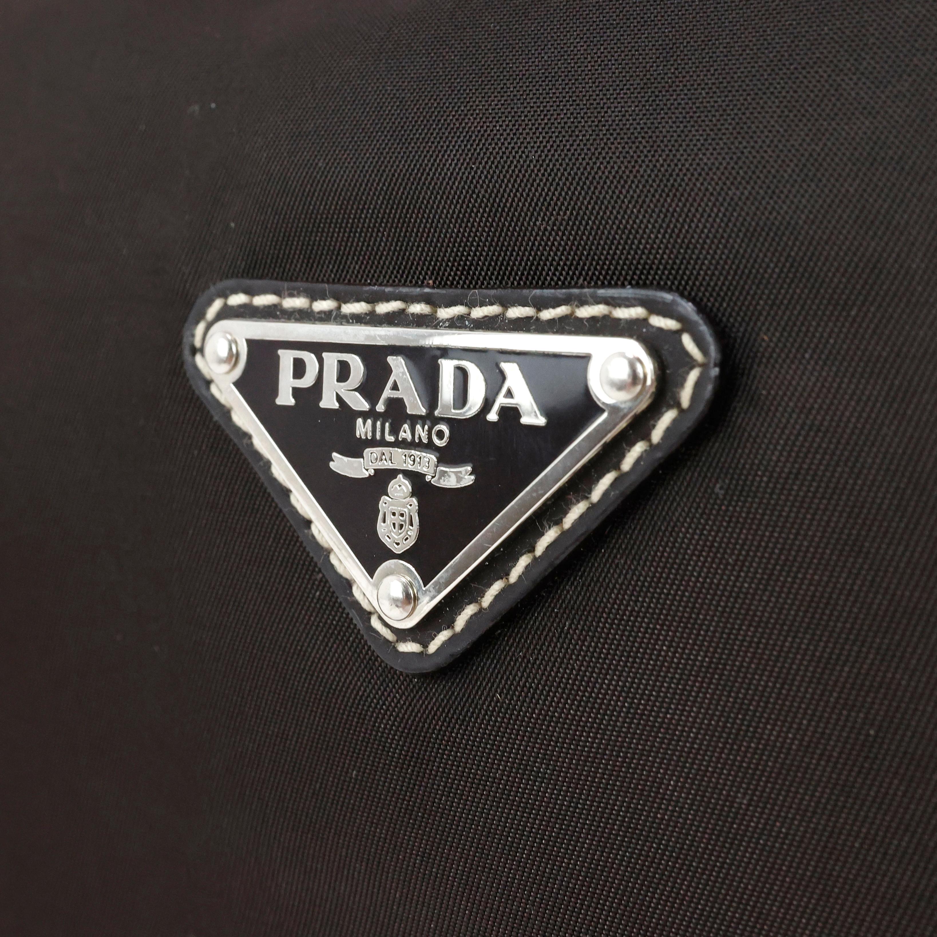 Black Prada bag in Nylon + Leather For Sale