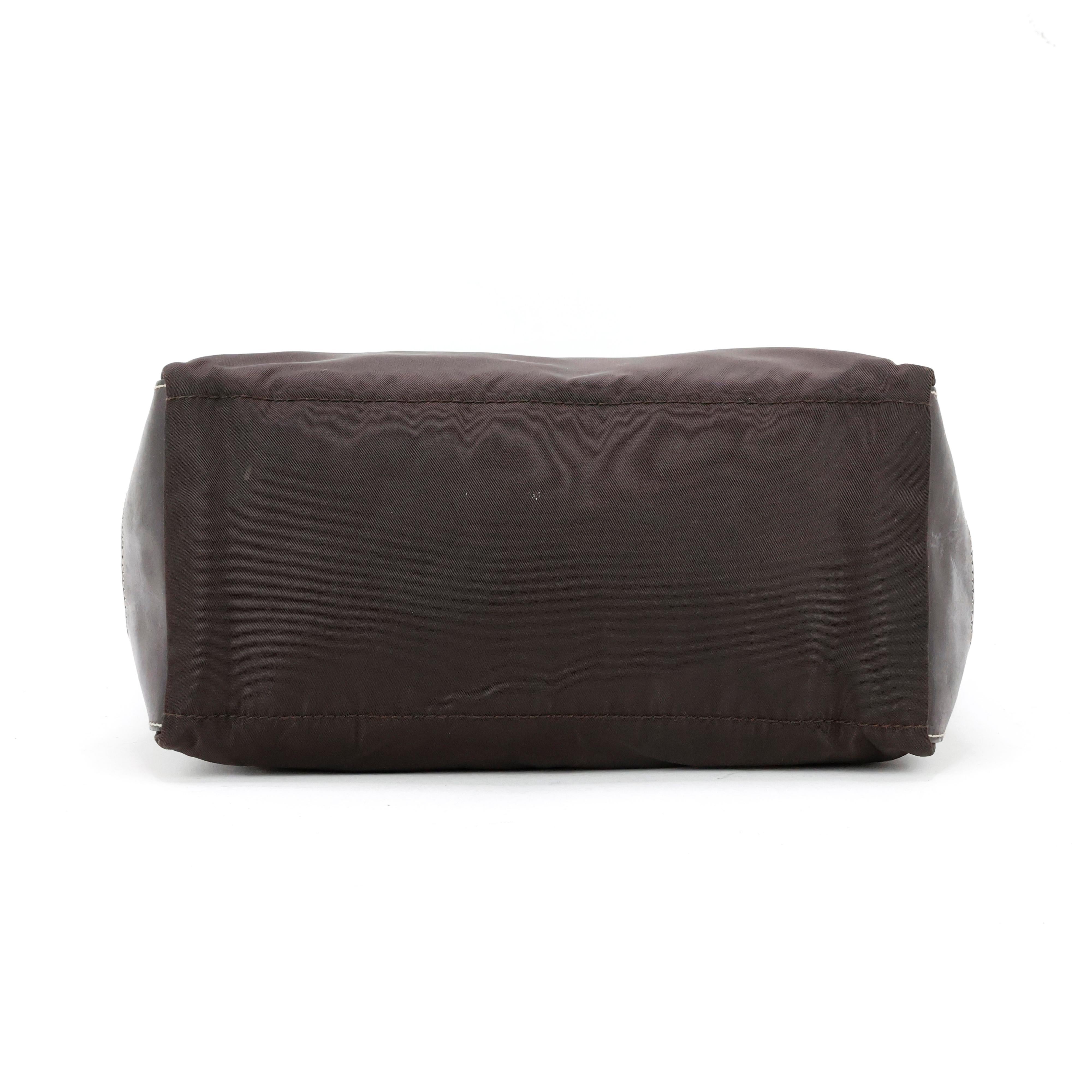 Prada Tasche aus Nylon + Leder (Schwarz) im Angebot