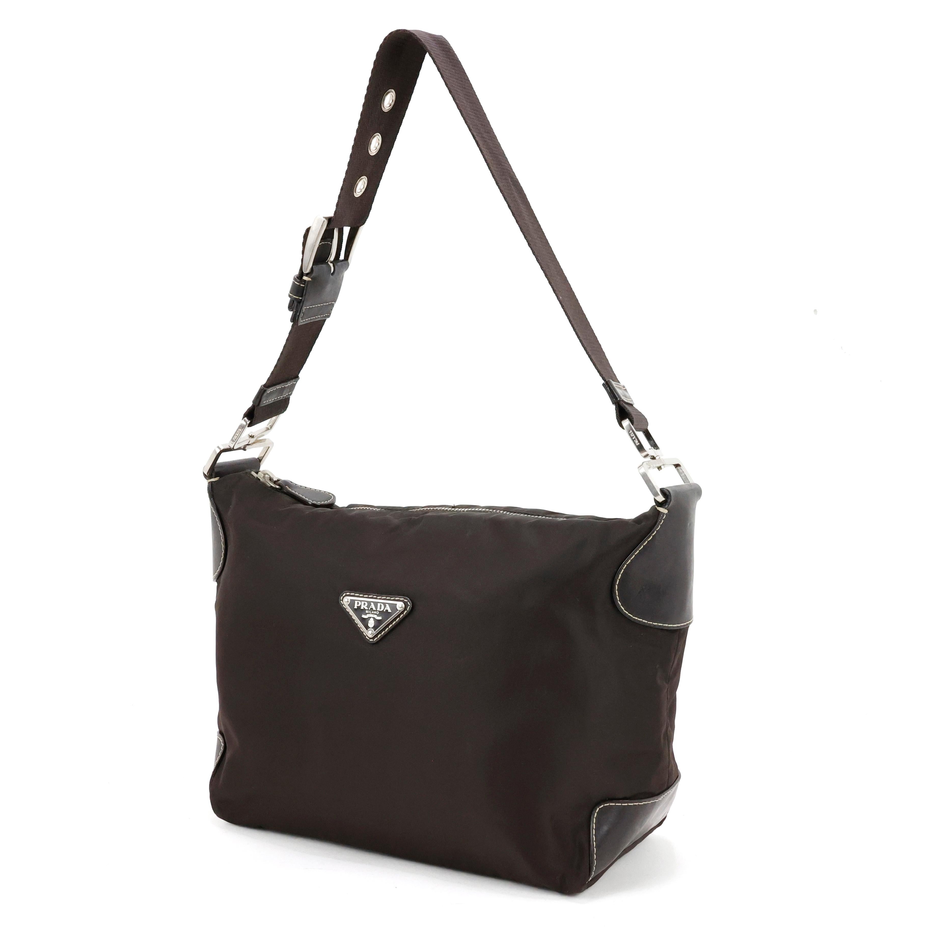 Prada bag in Nylon + Leather For Sale 1